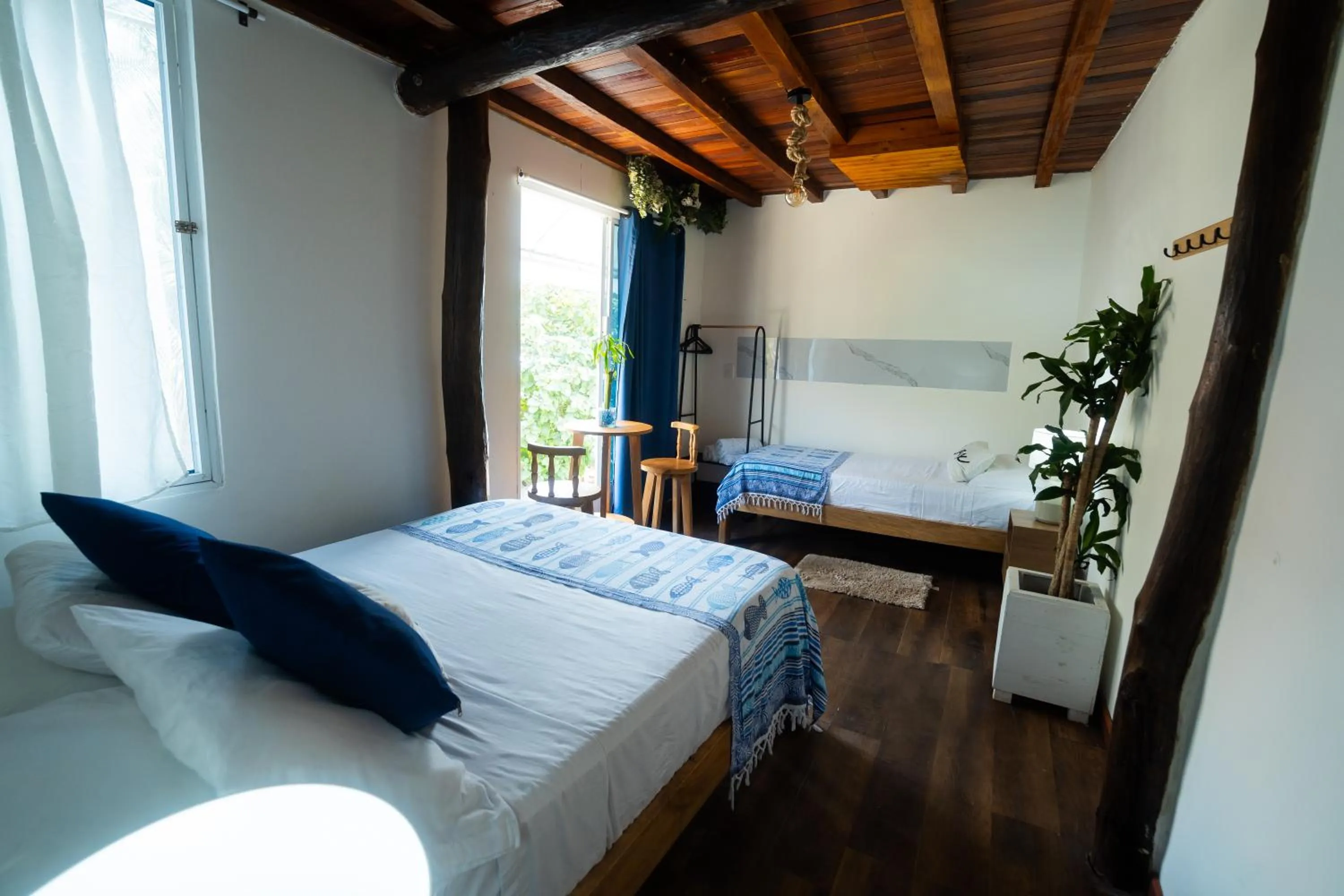 Bed in Cristal Blue Barú