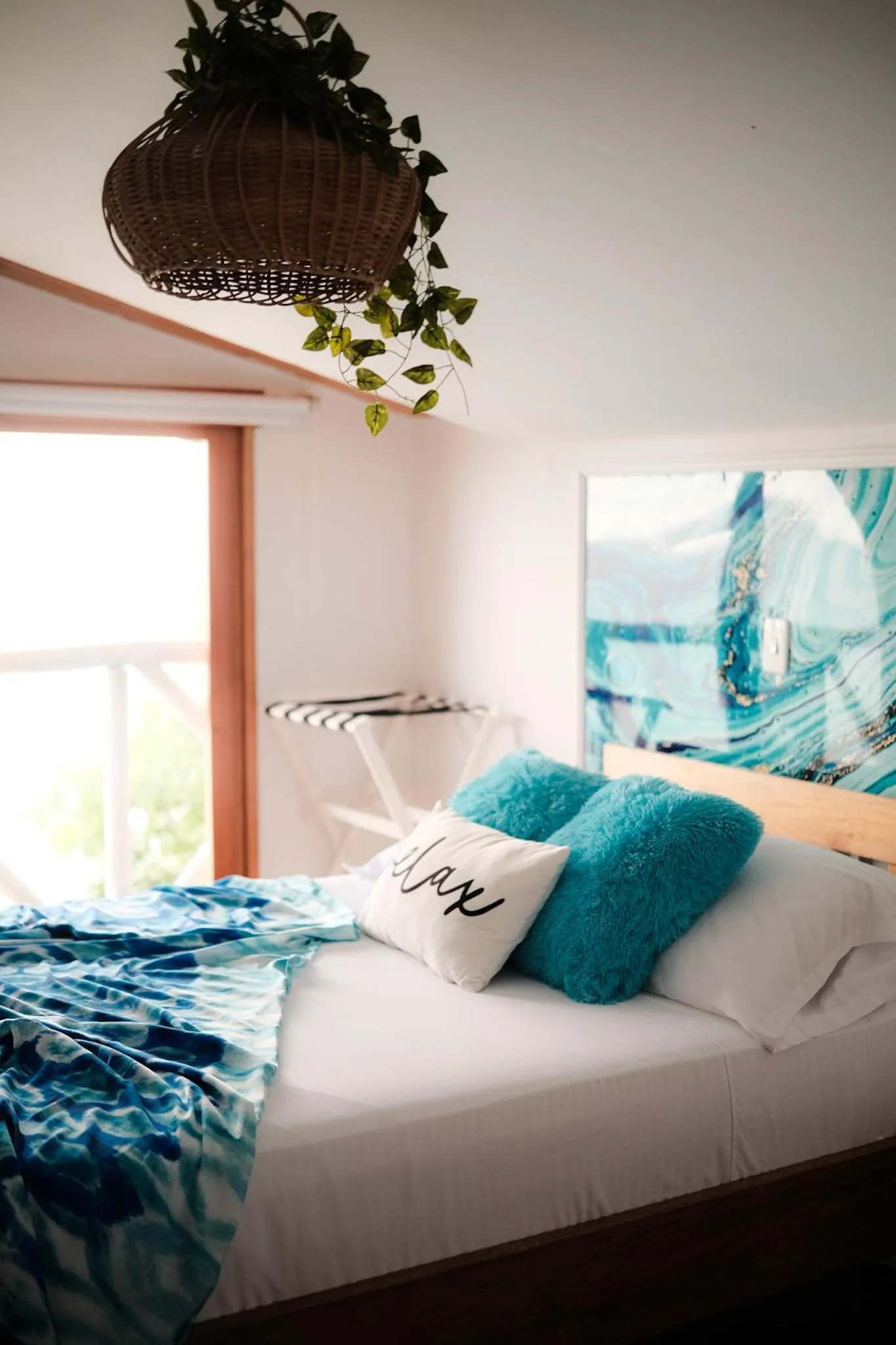 Bed in Cristal Blue Barú