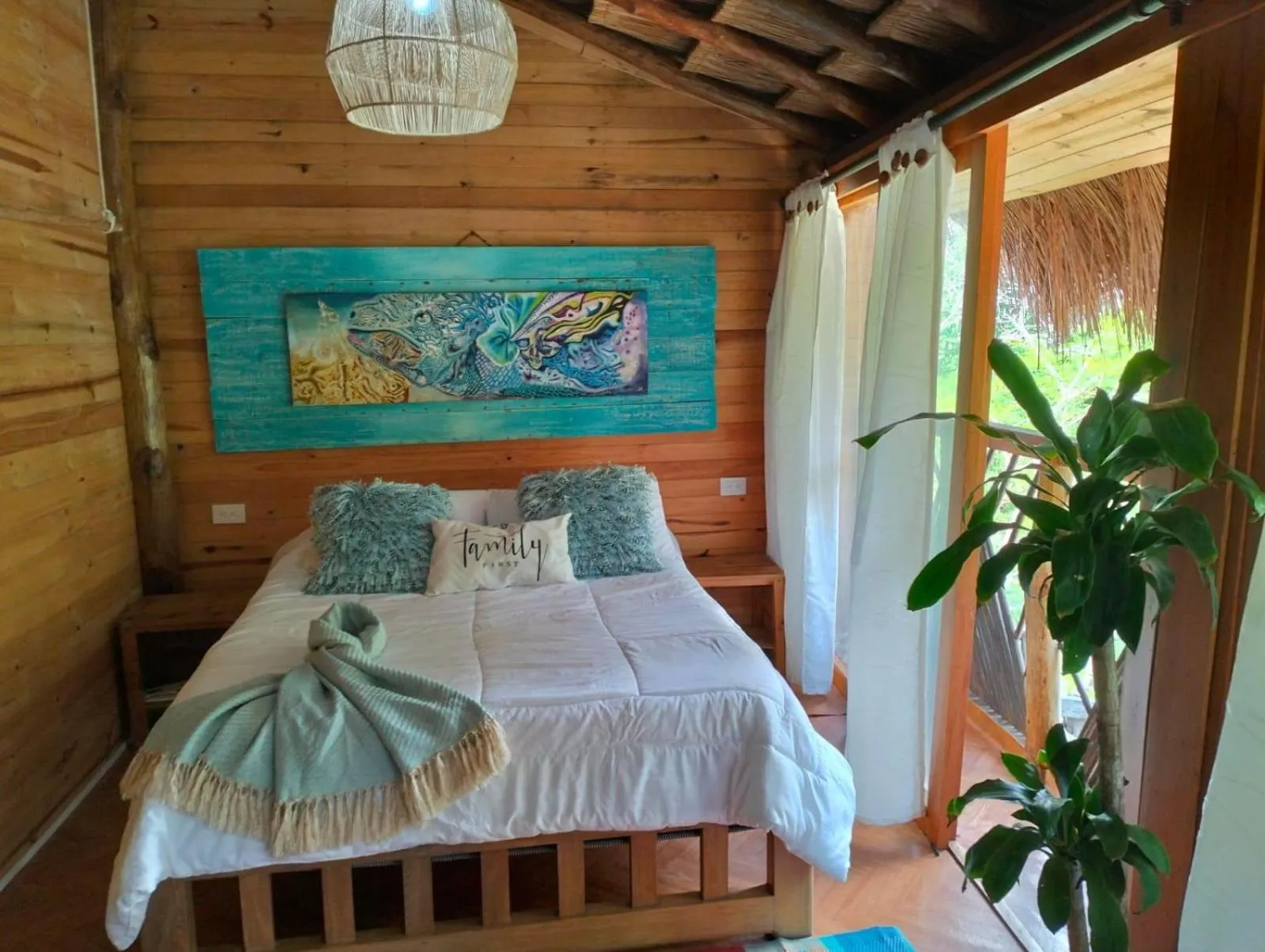 Bed in Cristal Blue Barú