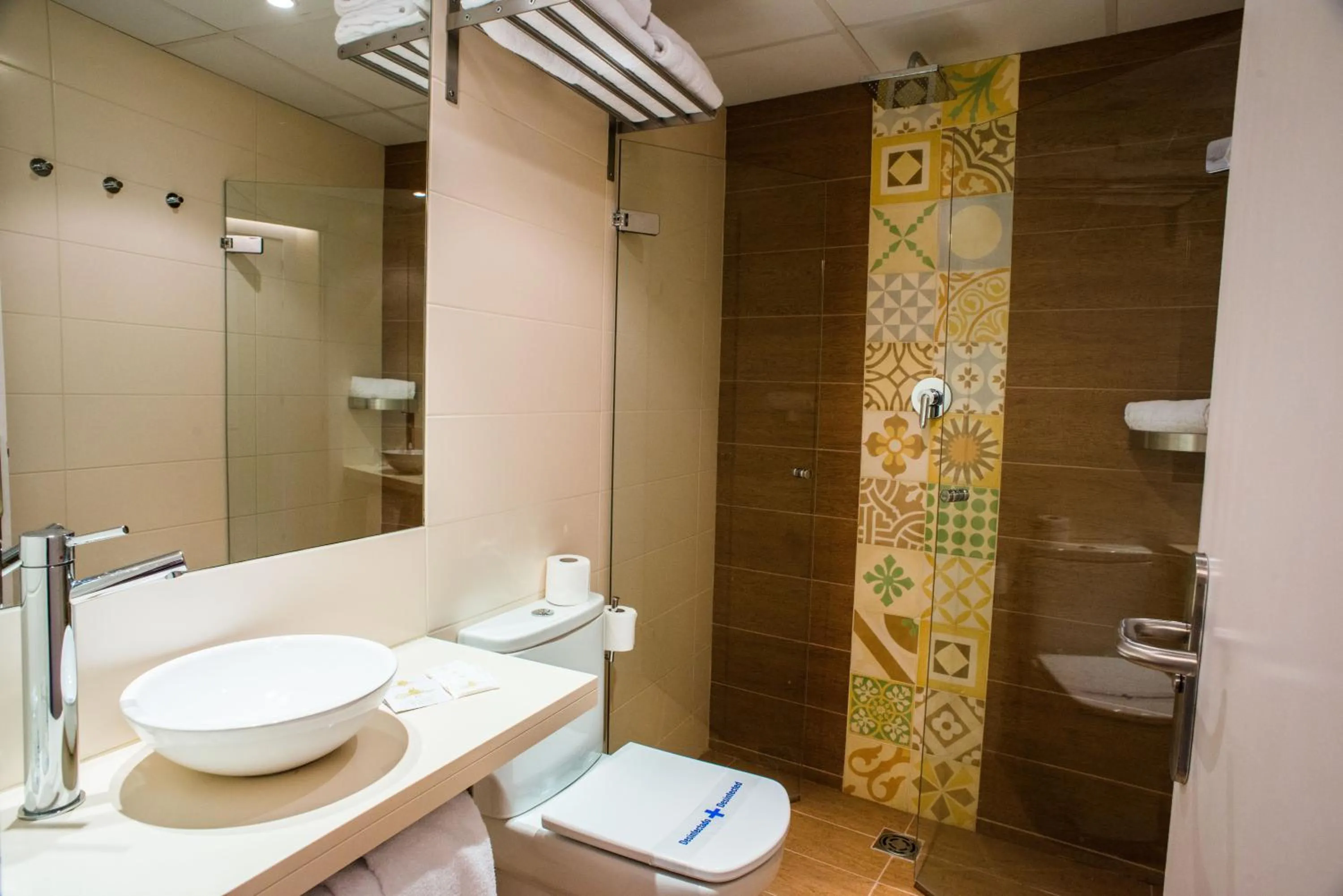 Bathroom in Hostal Marenostrum