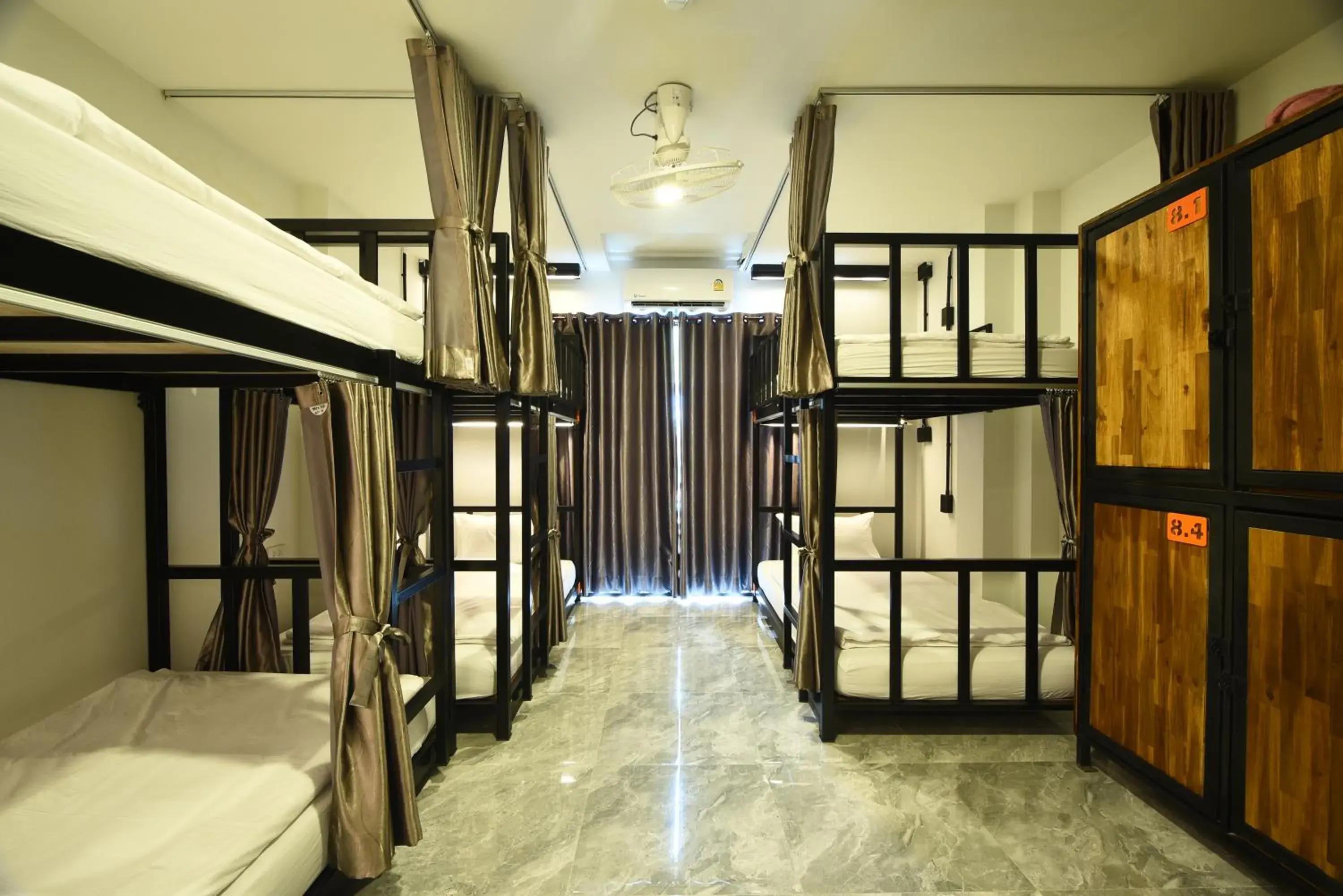 Bed in 6-Bed Female Dormitory Room in KOKO Party Hostel 18-40 Bed in 6-Bed Female Dormitory Room in KOKO Party Hostel 18-40