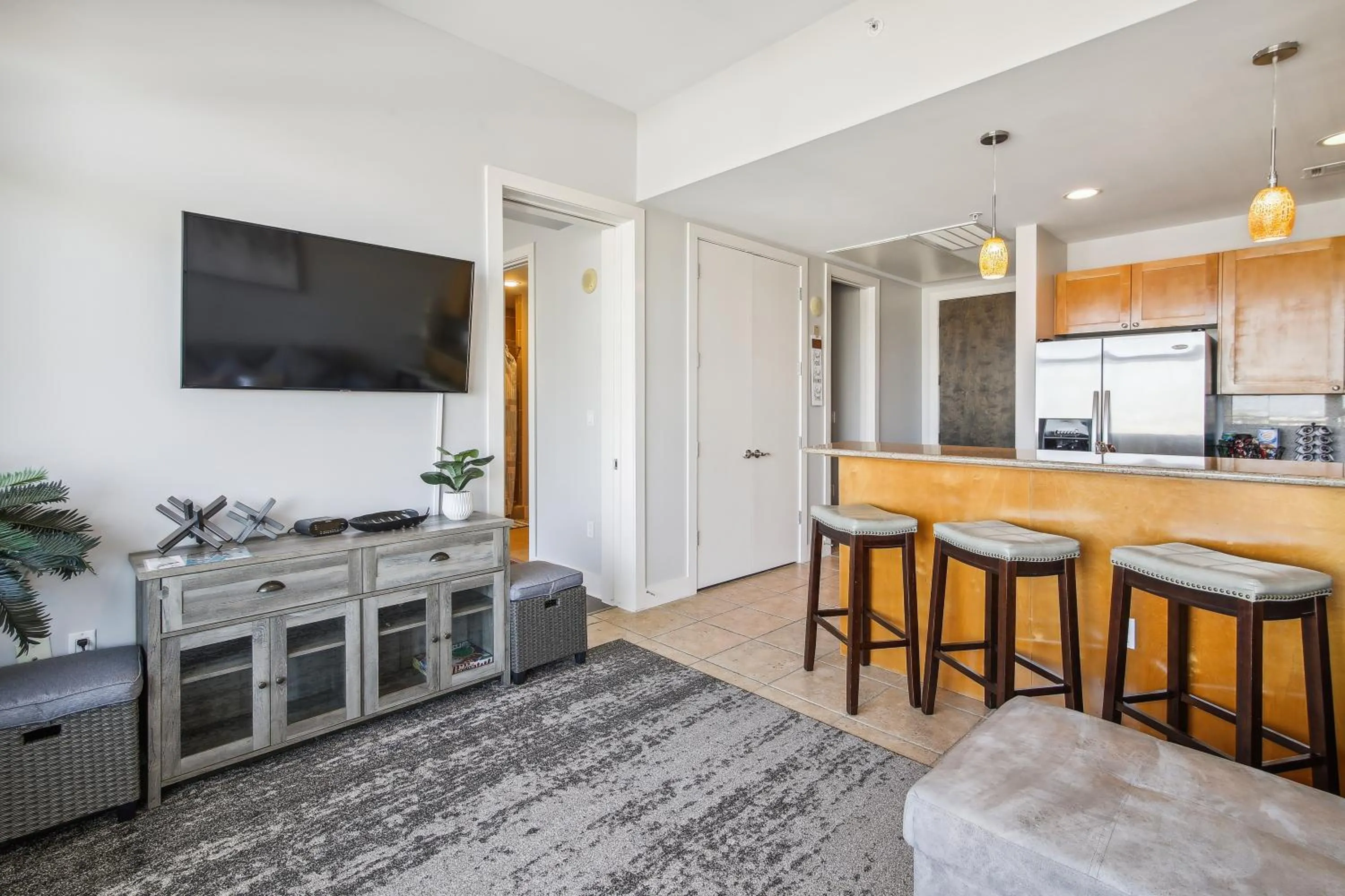 Property building in Emerald 705