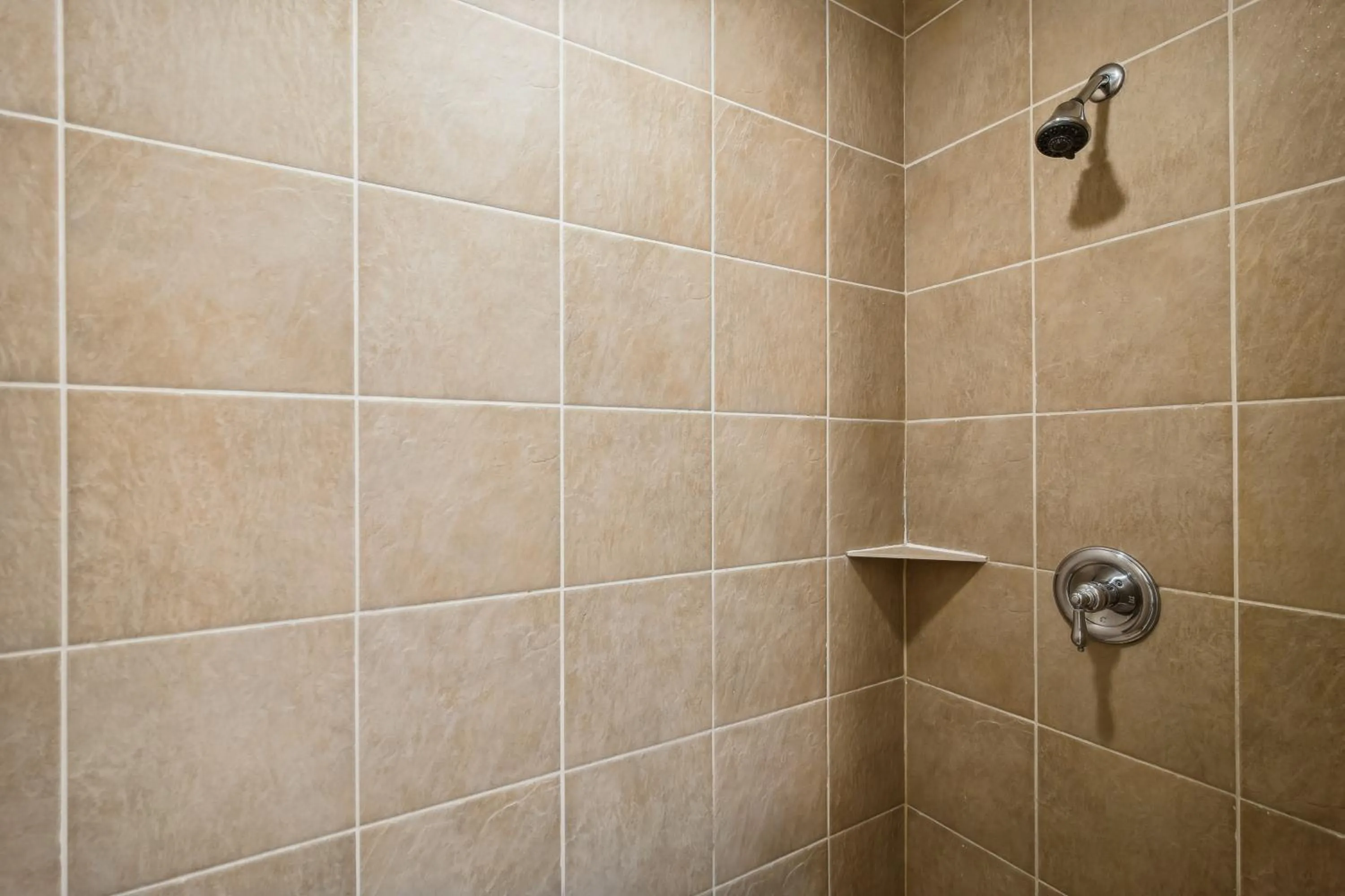 Property building in Emerald 705