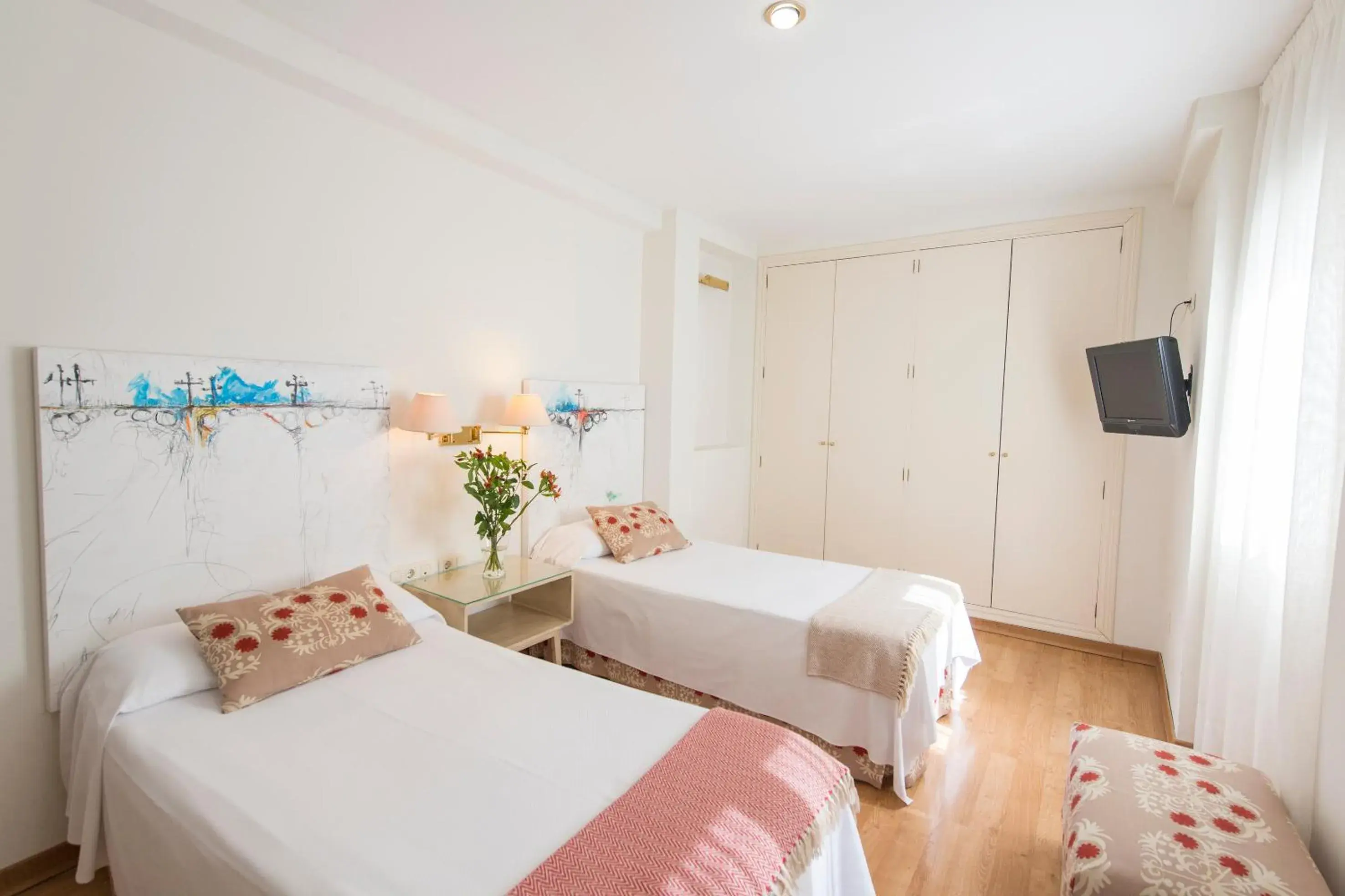 Double or Twin Room in Hotel Alcántara Double or Twin Room in Hotel Alcántara