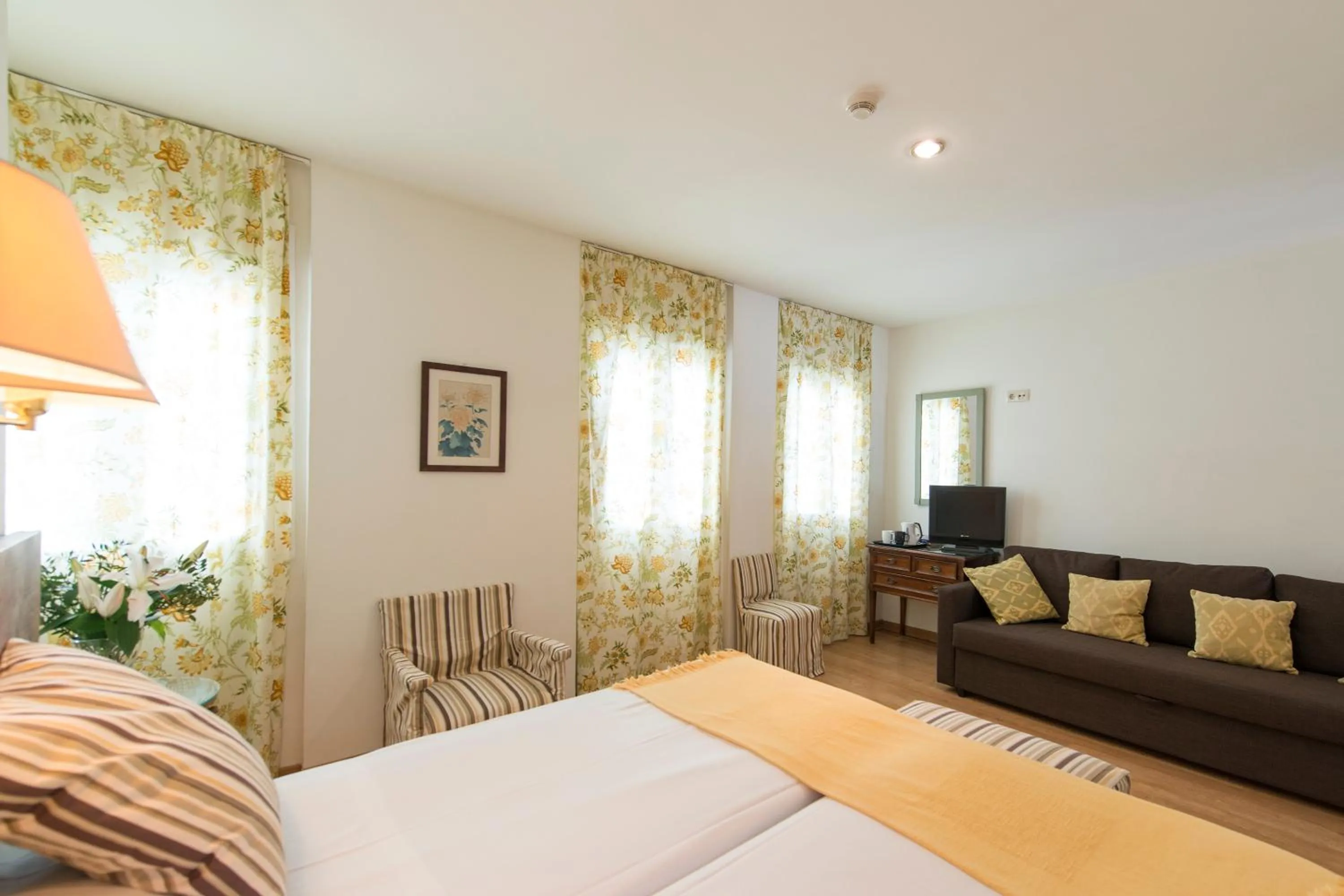 Photo of the whole room, Bed in Hotel Alcántara