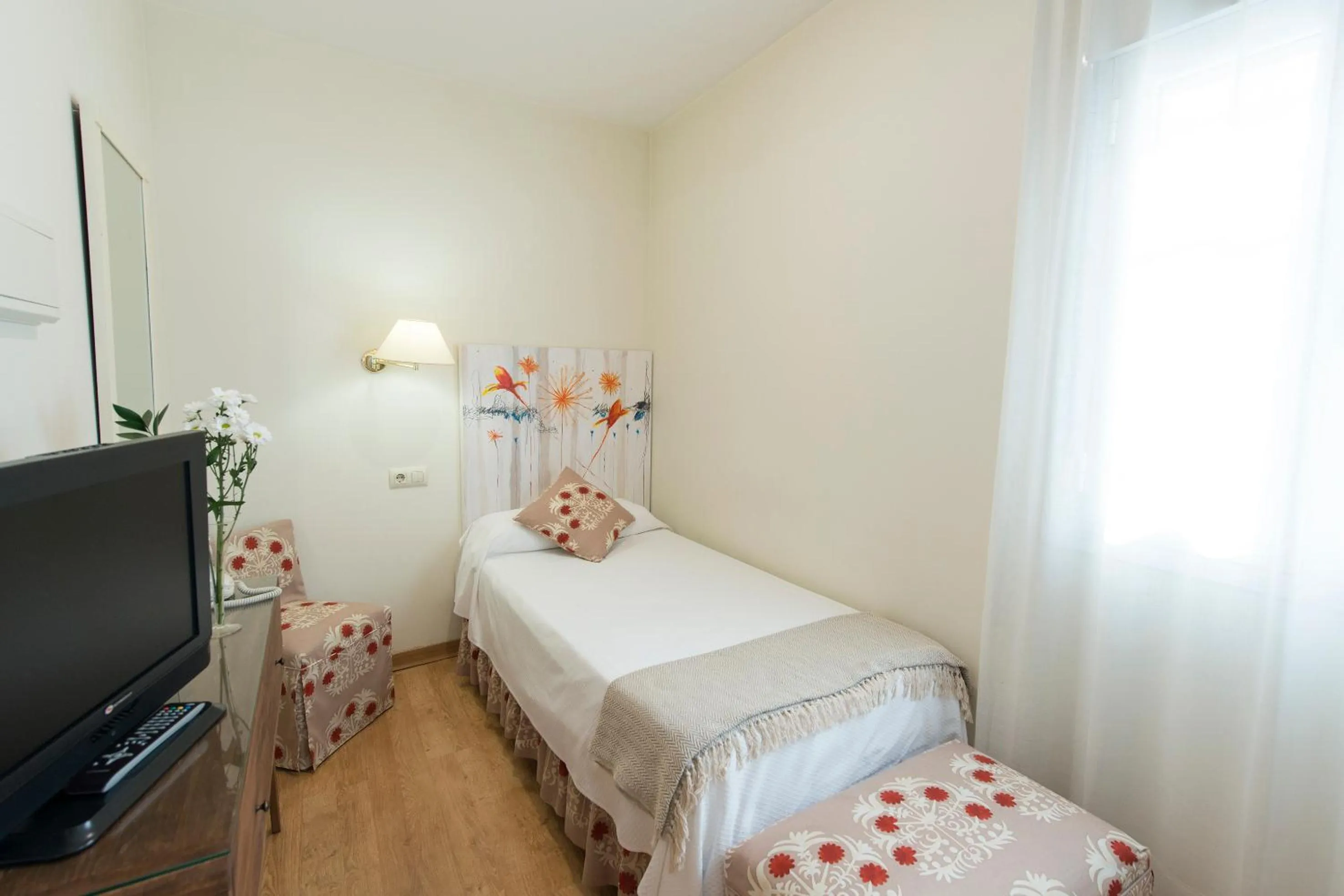 Photo of the whole room, Bed in Hotel Alcántara