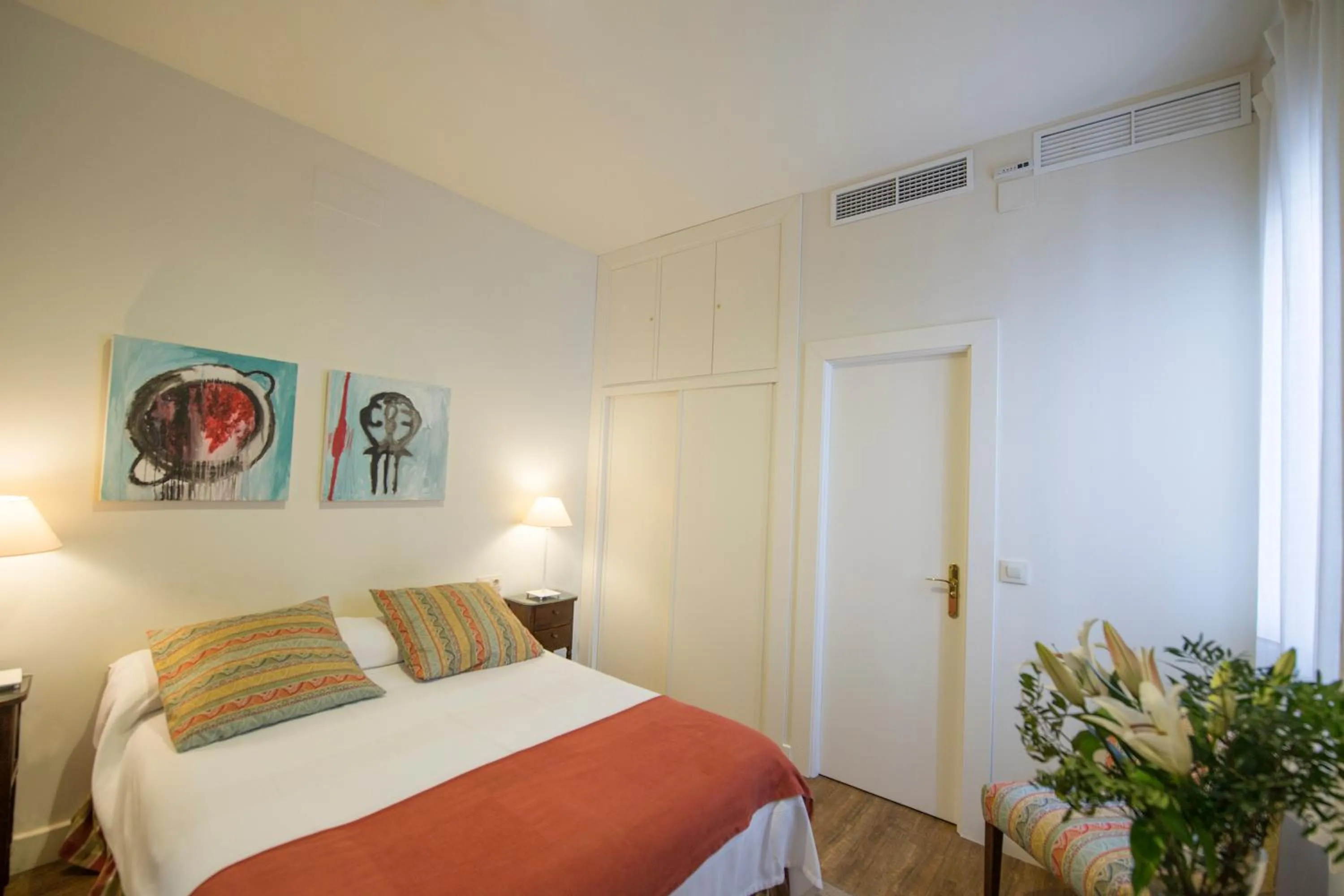 Photo of the whole room, Bed in Hotel Alcántara