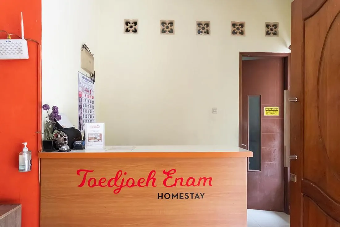 TwoSpaces Living at Toedjoeh Enam Homestay, Surabaya