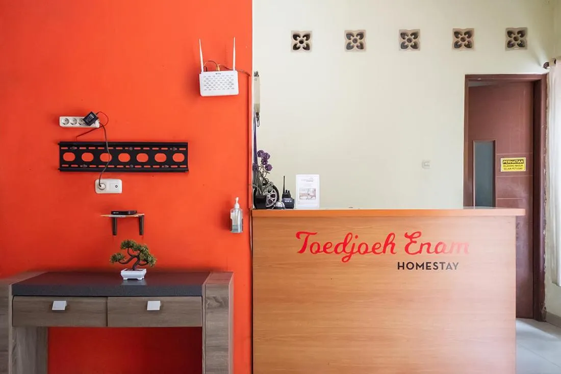 TwoSpaces Living at Toedjoeh Enam Homestay, Surabaya