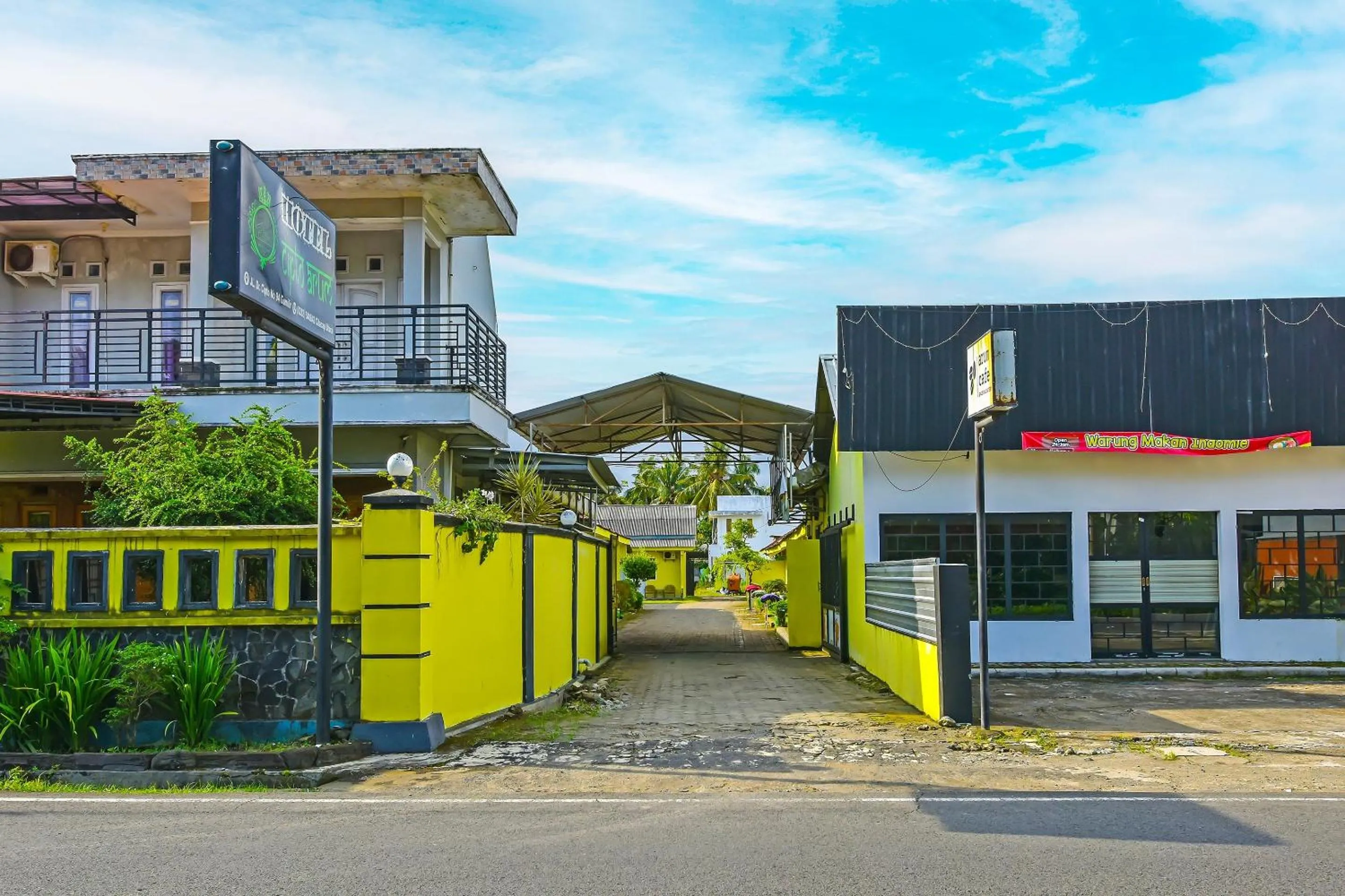 Facade/entrance in Hotel O Cipto Arum