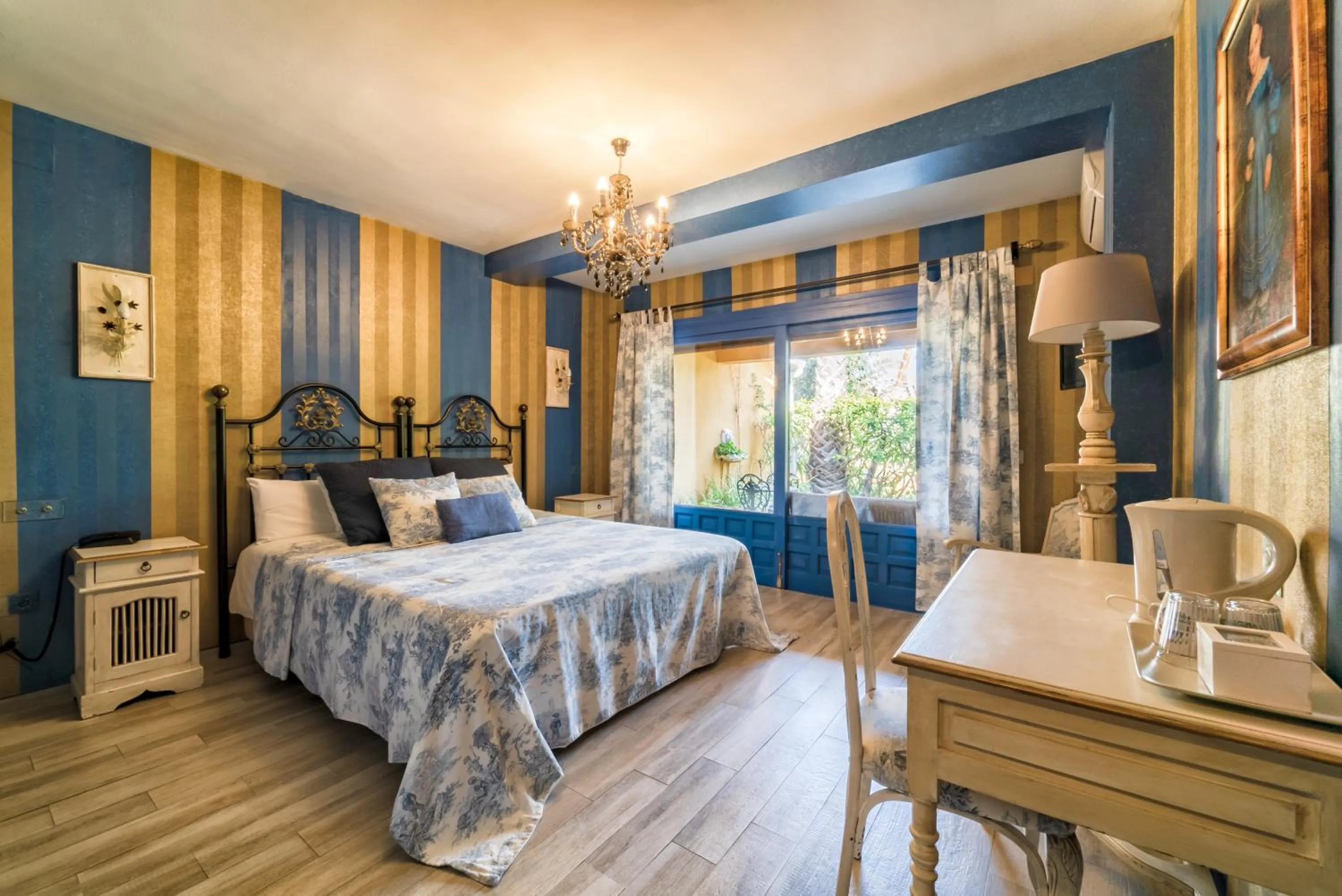 Photo of the whole room, Bed in Family hotel Al- Ana Marbella