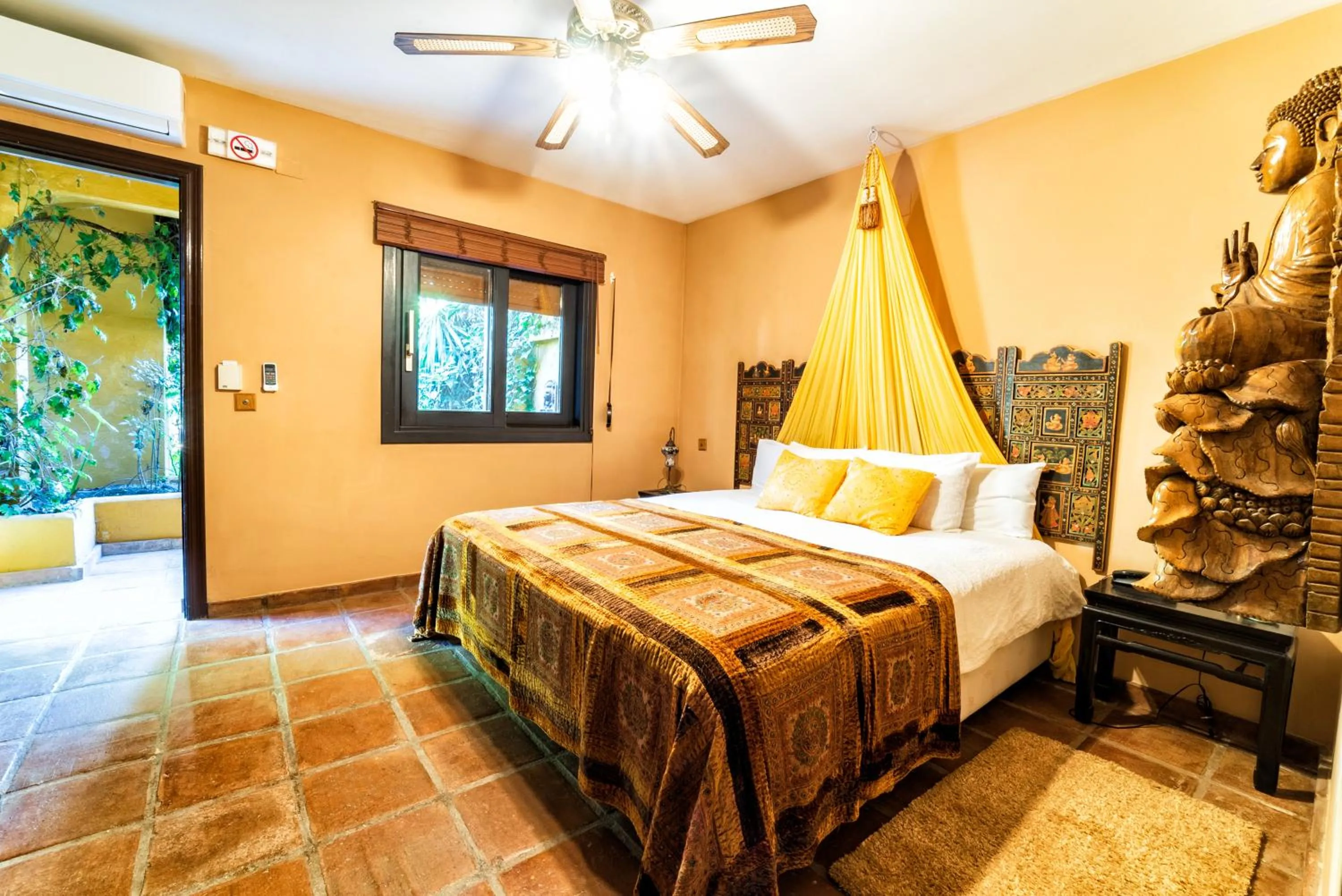 Photo of the whole room, Bed in Family hotel Al- Ana Marbella