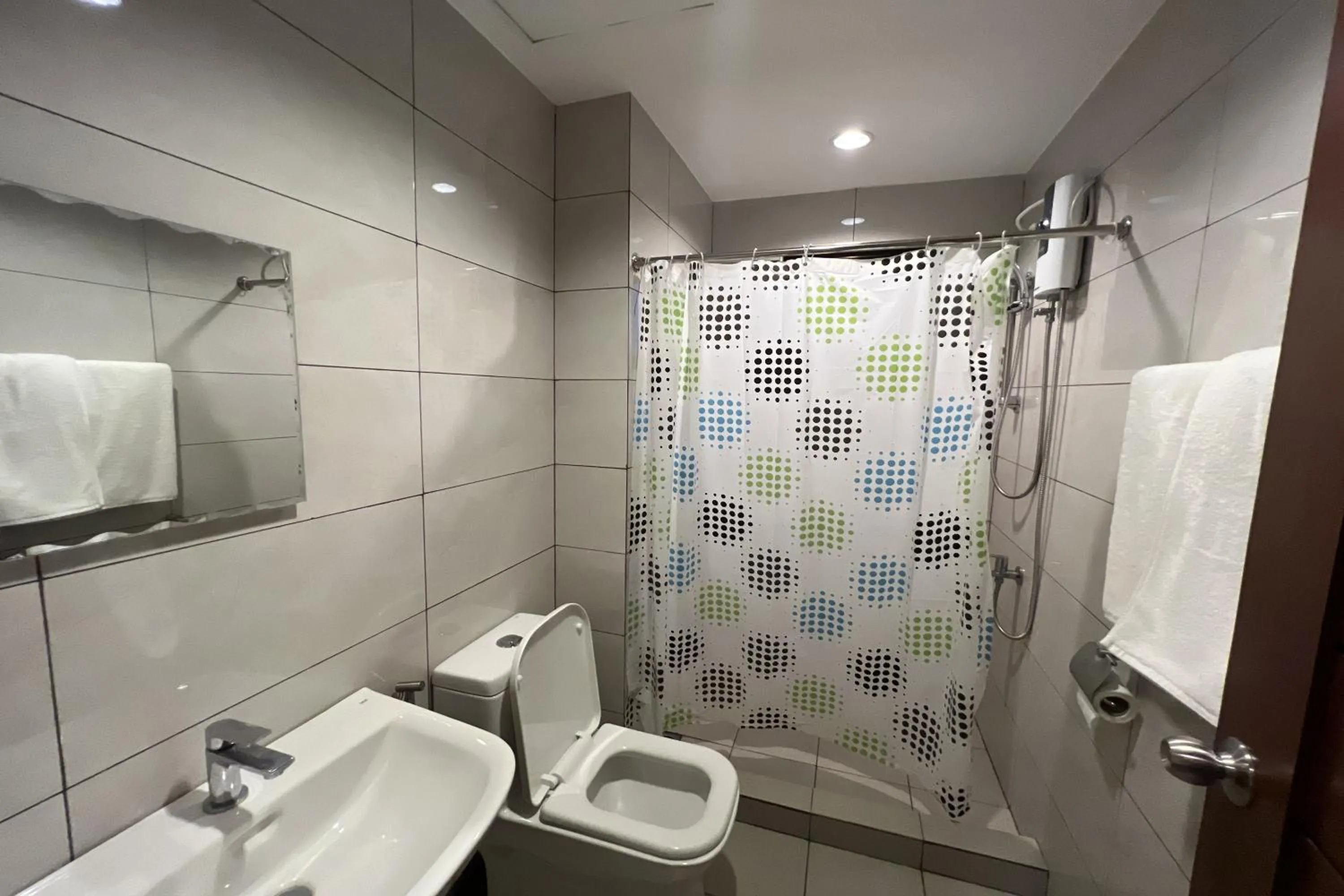 Shower in Verjandel Residences