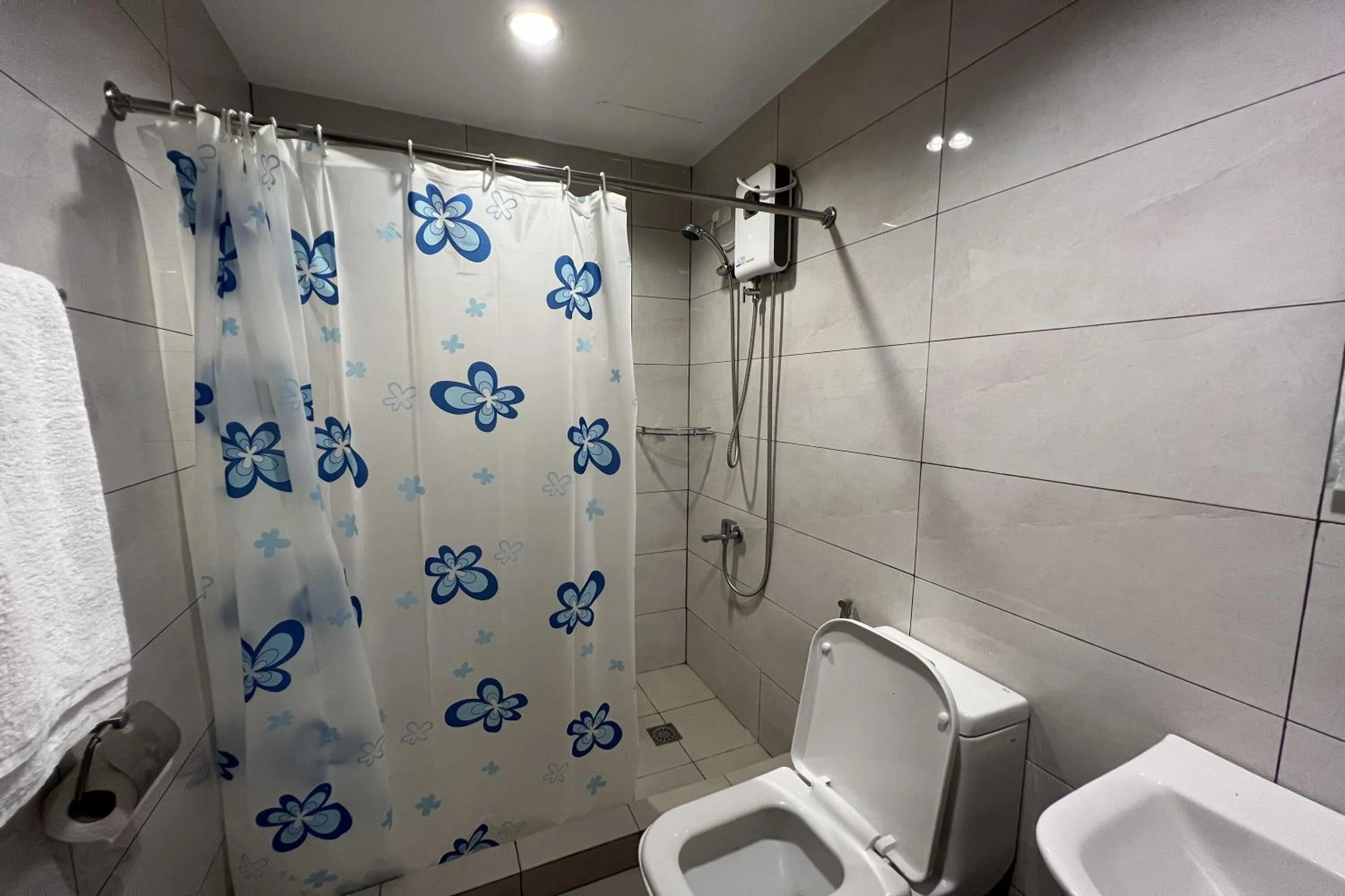 Bathroom in Verjandel Residences