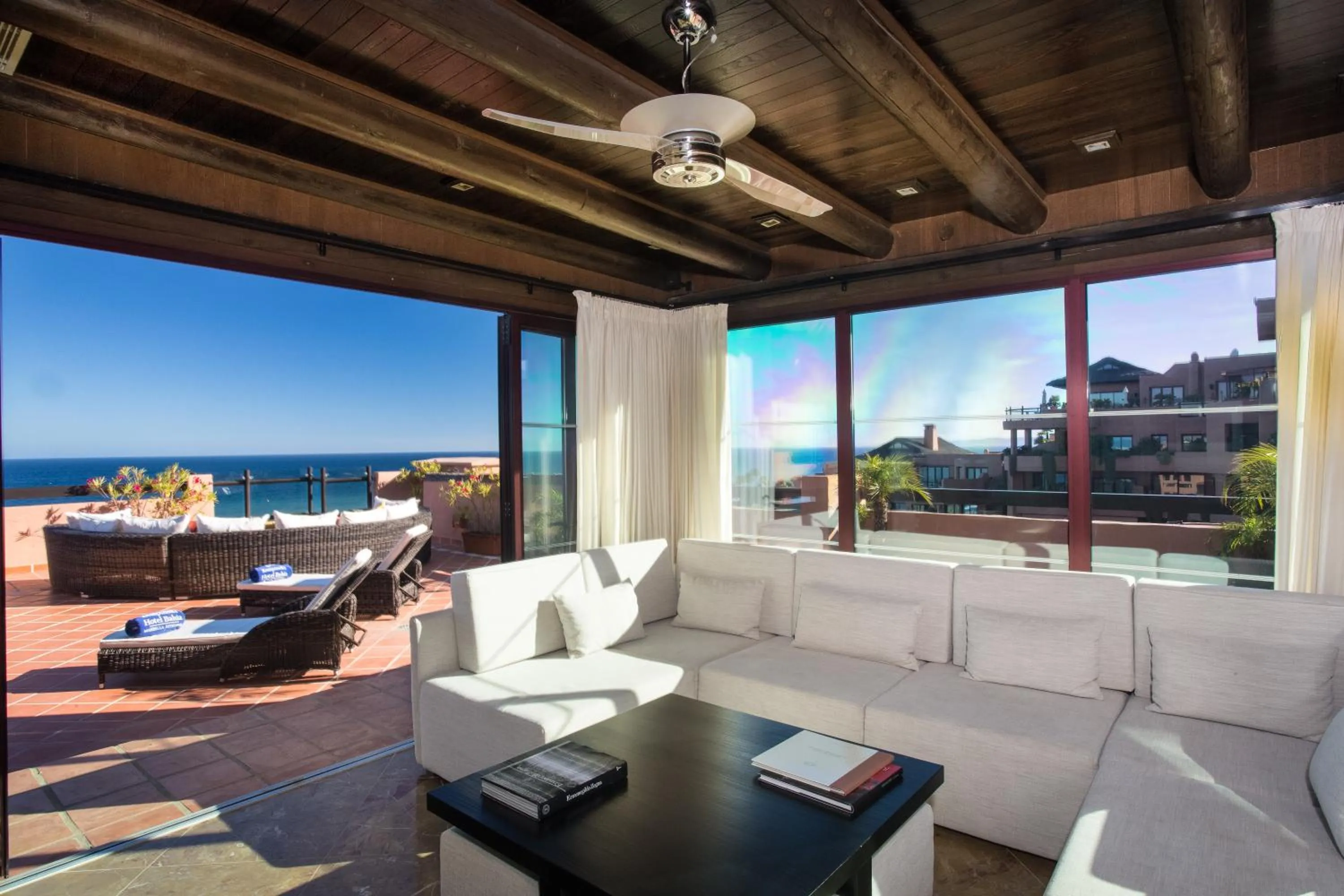 TV and multimedia in Kempinski Hotel Bahía Beach Resort & Spa