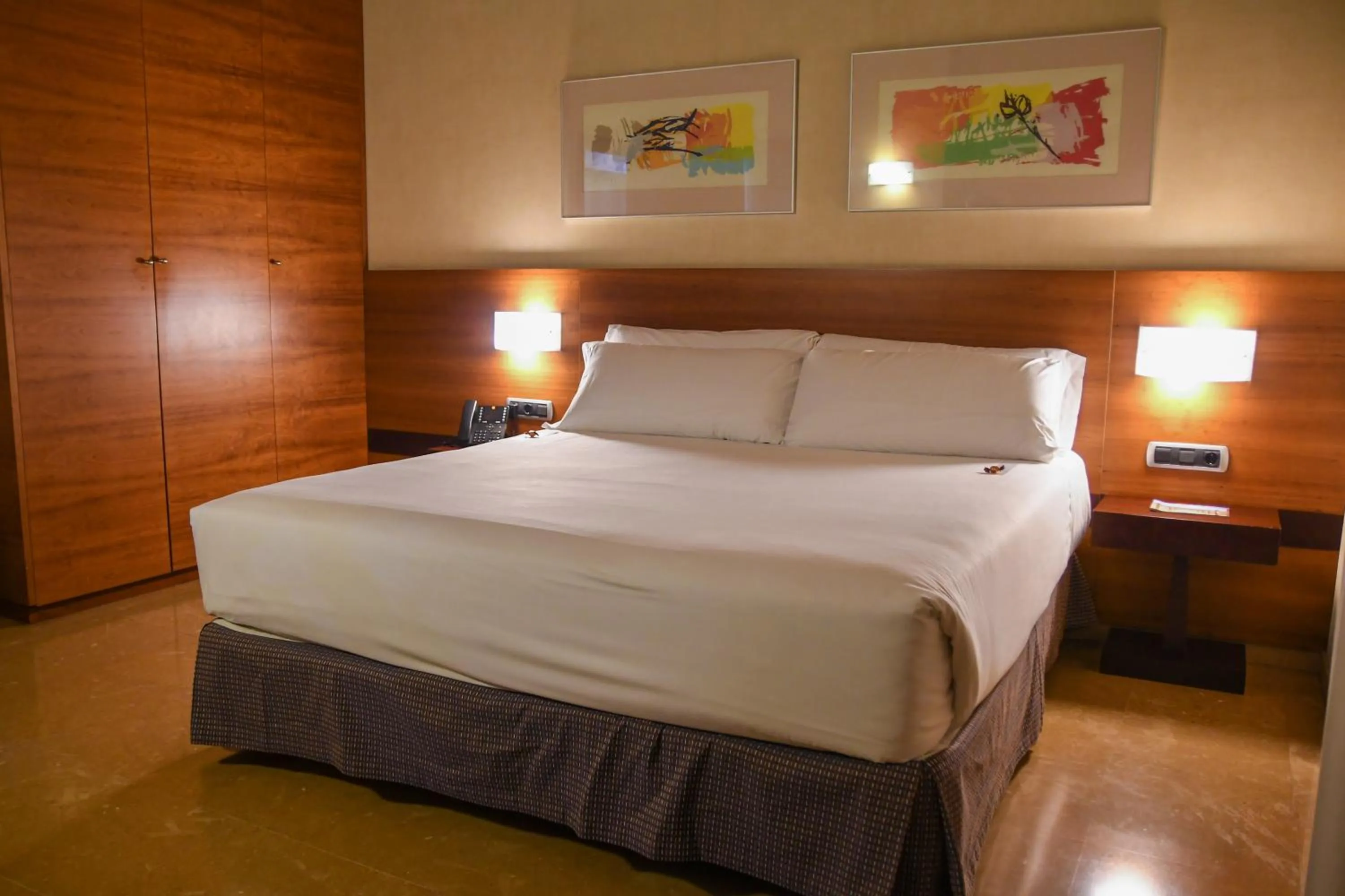 Bed in Sercotel Palacio de Tudemir