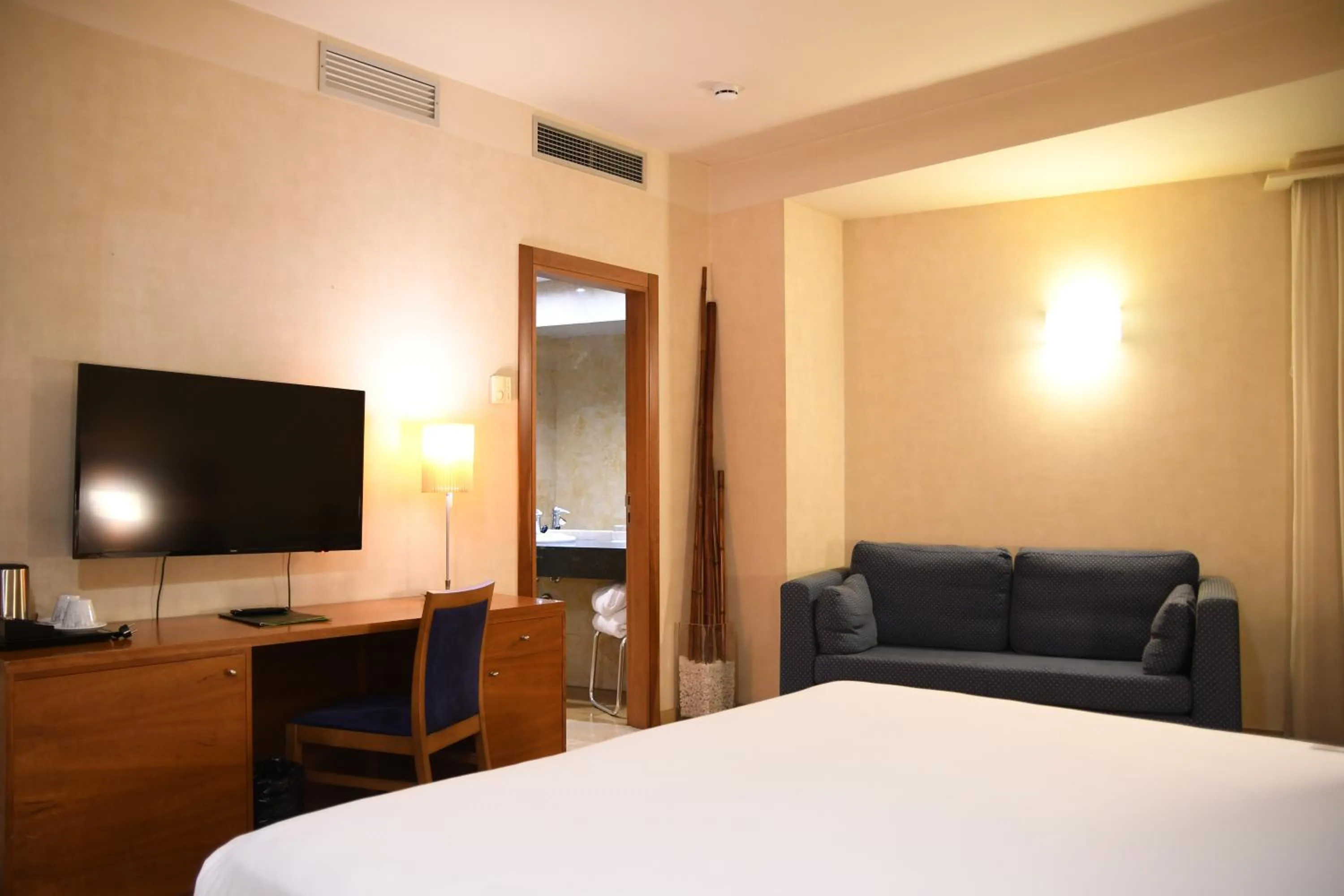 Bed in Sercotel Palacio de Tudemir