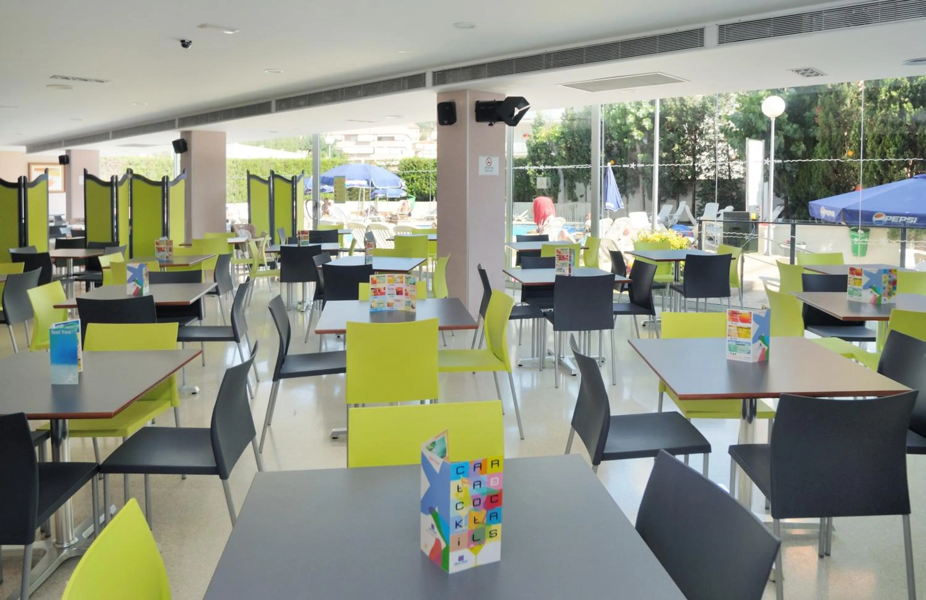 Restaurant/places to eat in Medplaya Aparthotel Esmeraldas