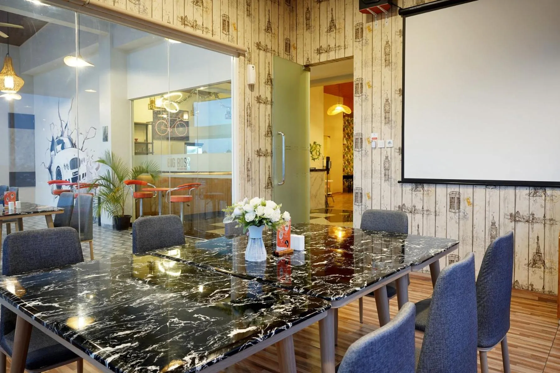 VIP in Front One Hotel Sragen