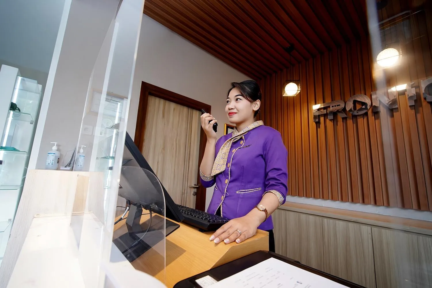 Lobby or reception in Front One Hotel Sragen