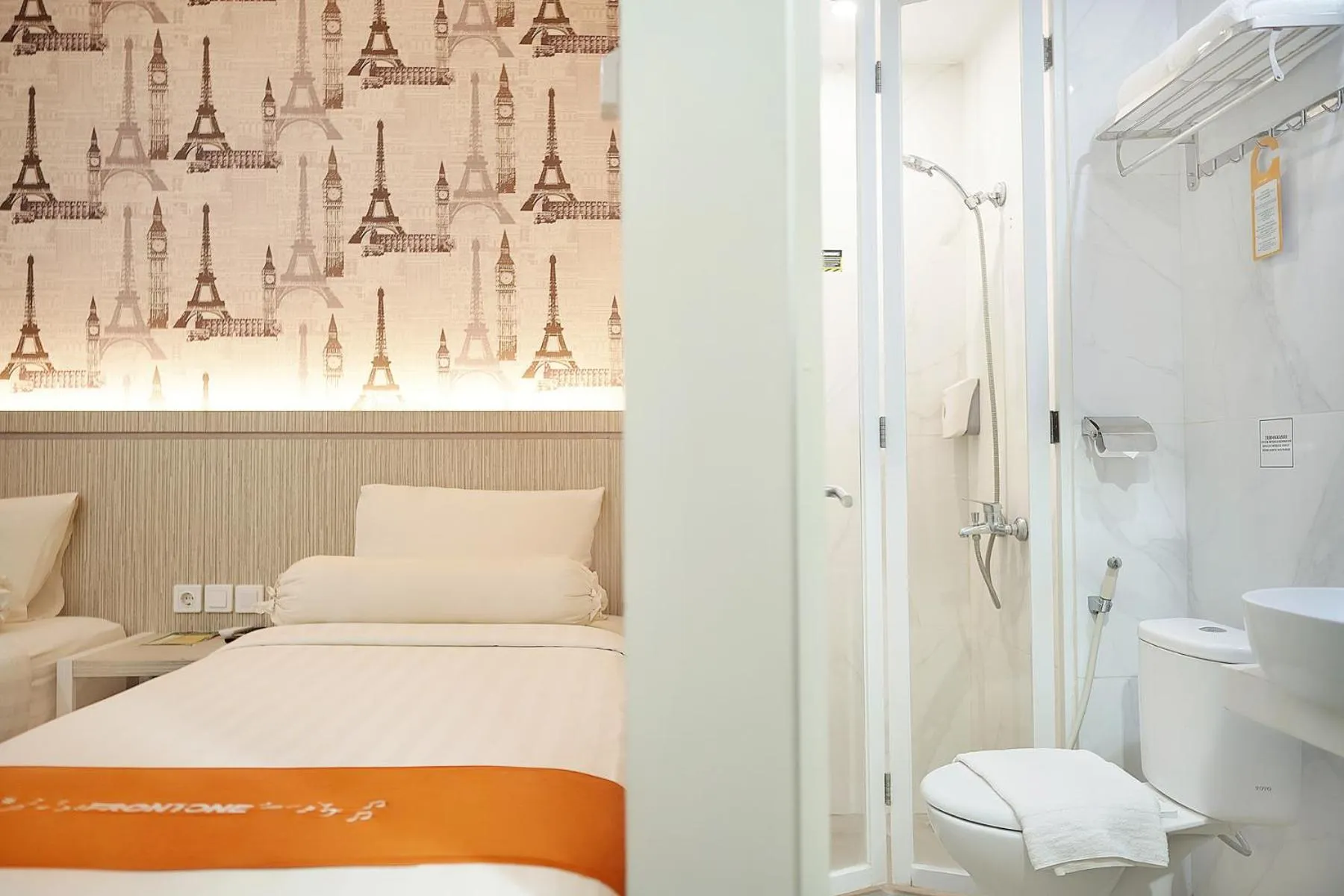 Bedroom in Front One Hotel Sragen