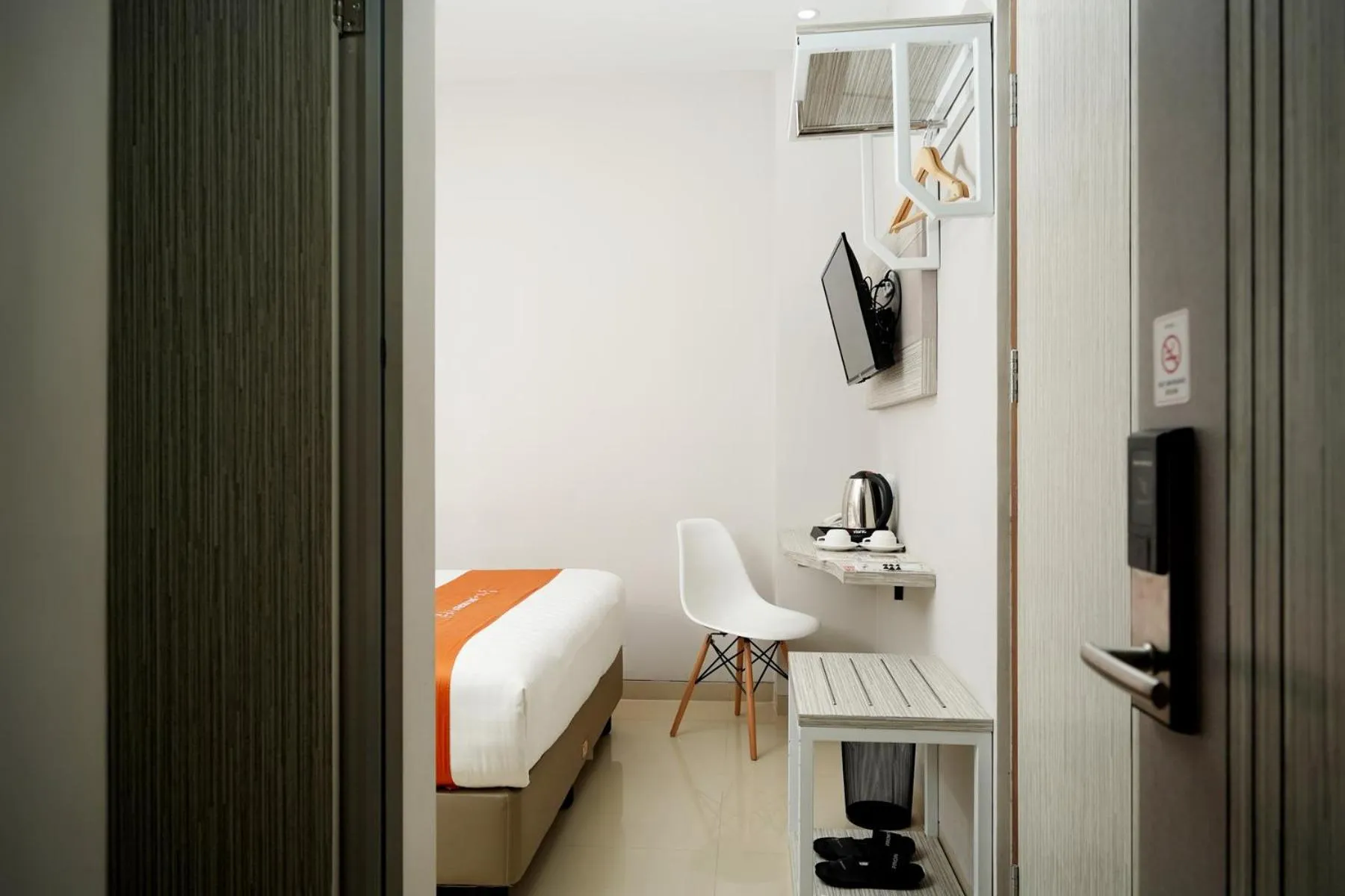 Bedroom in Front One Hotel Sragen