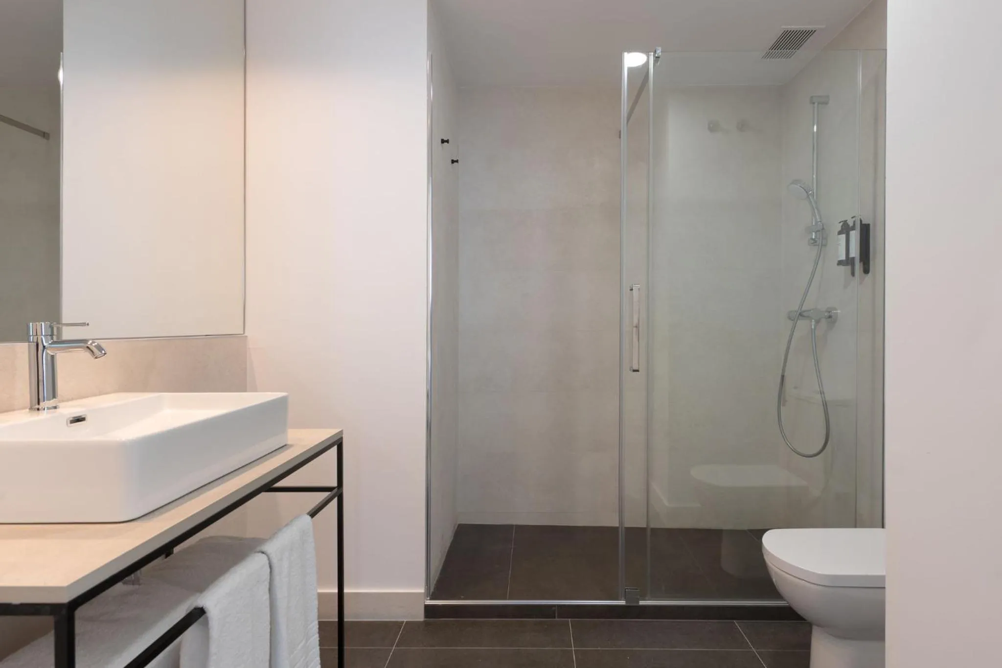 Bathroom in Tetuán 15 Boutique Apartments by Hommyhome