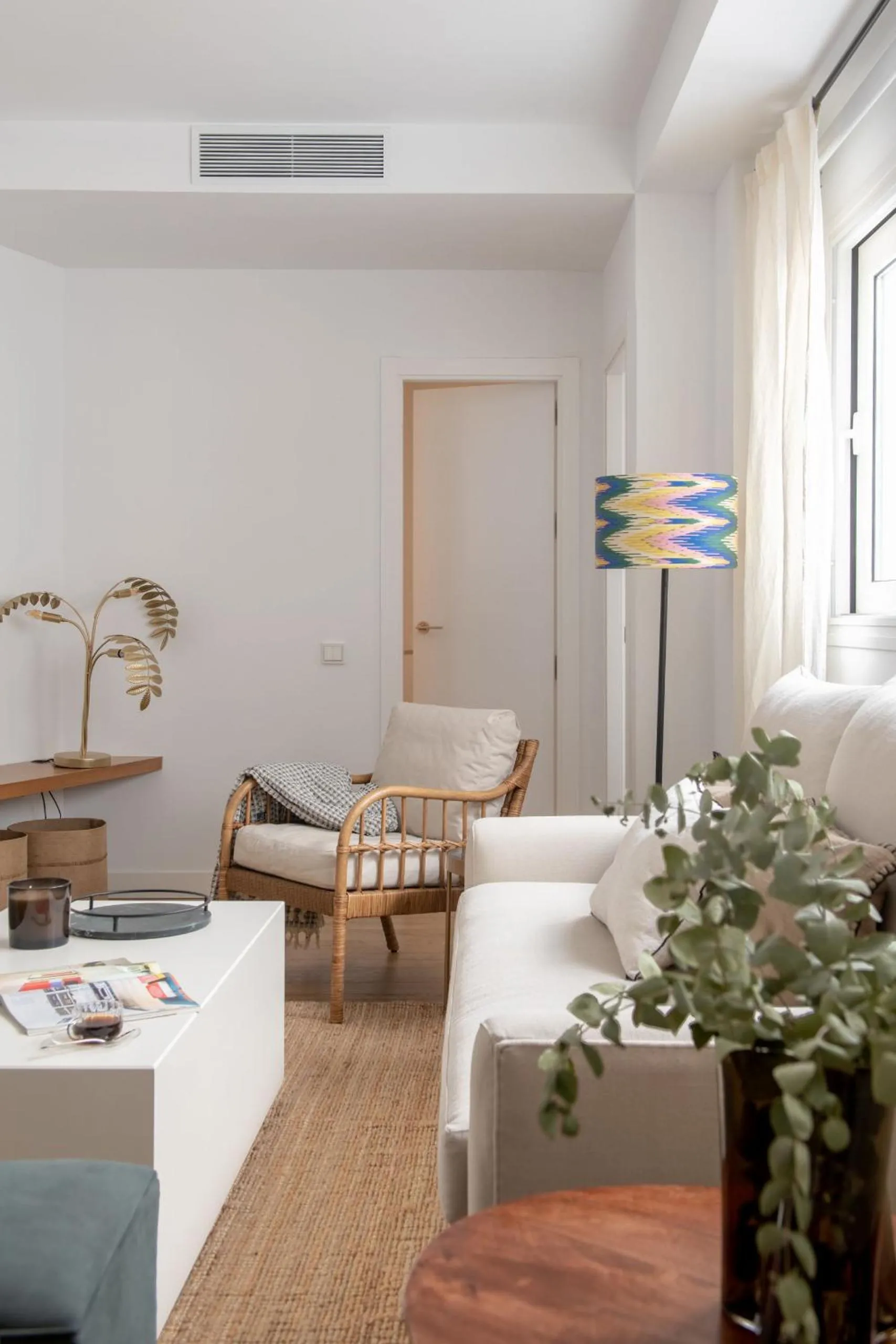Communal lounge/ TV room in Tetuán 15 Boutique Apartments by Hommyhome