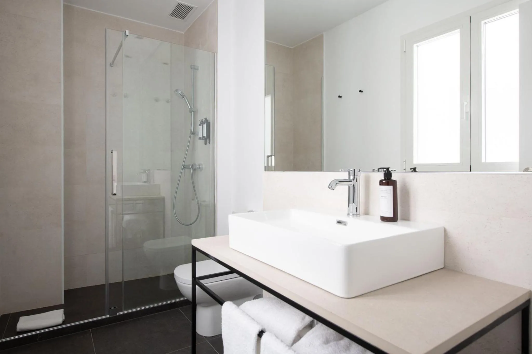Bathroom in Tetuán 15 Boutique Apartments by Hommyhome