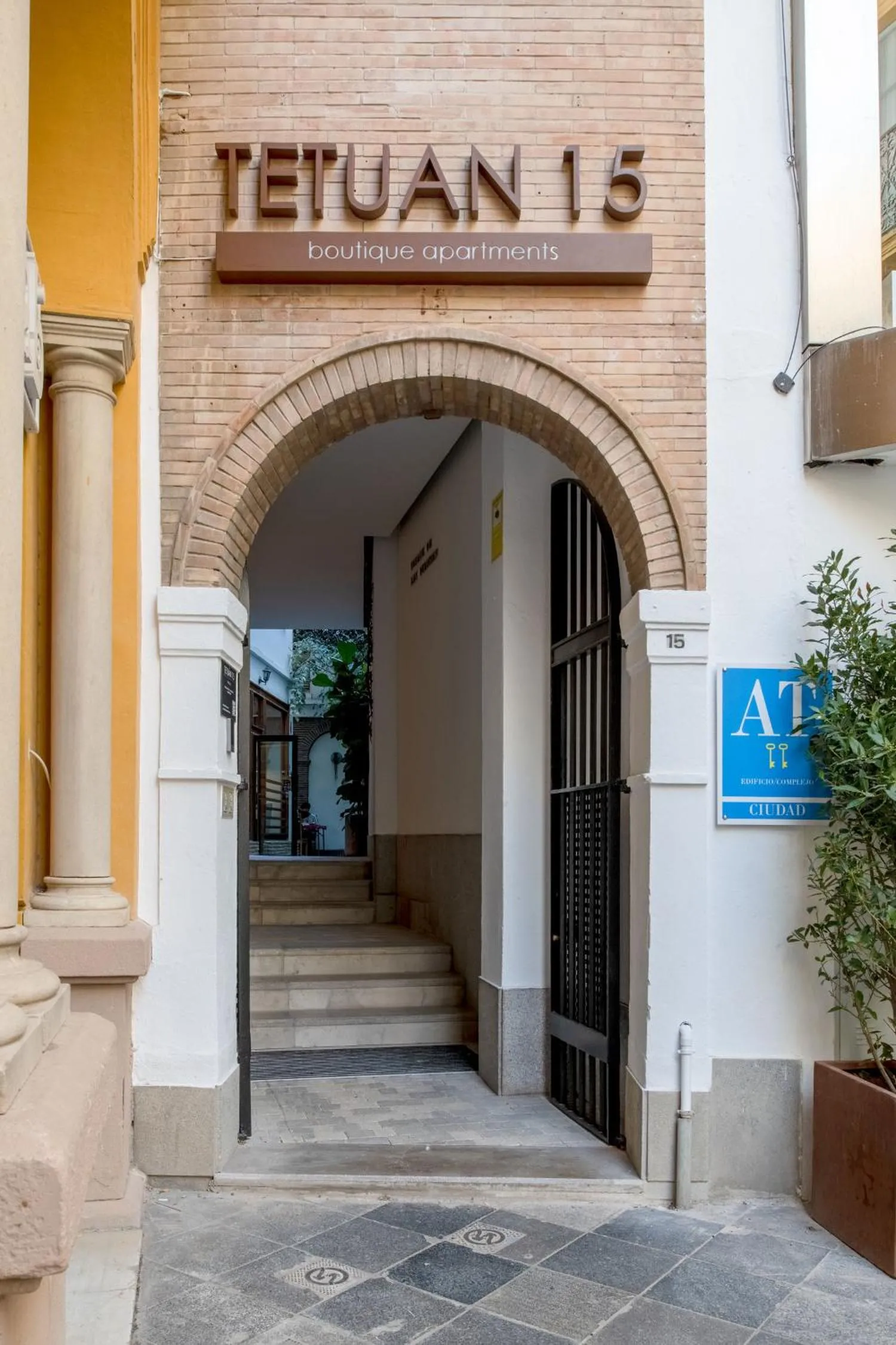 Facade/entrance in Tetuán 15 Boutique Apartments by Hommyhome