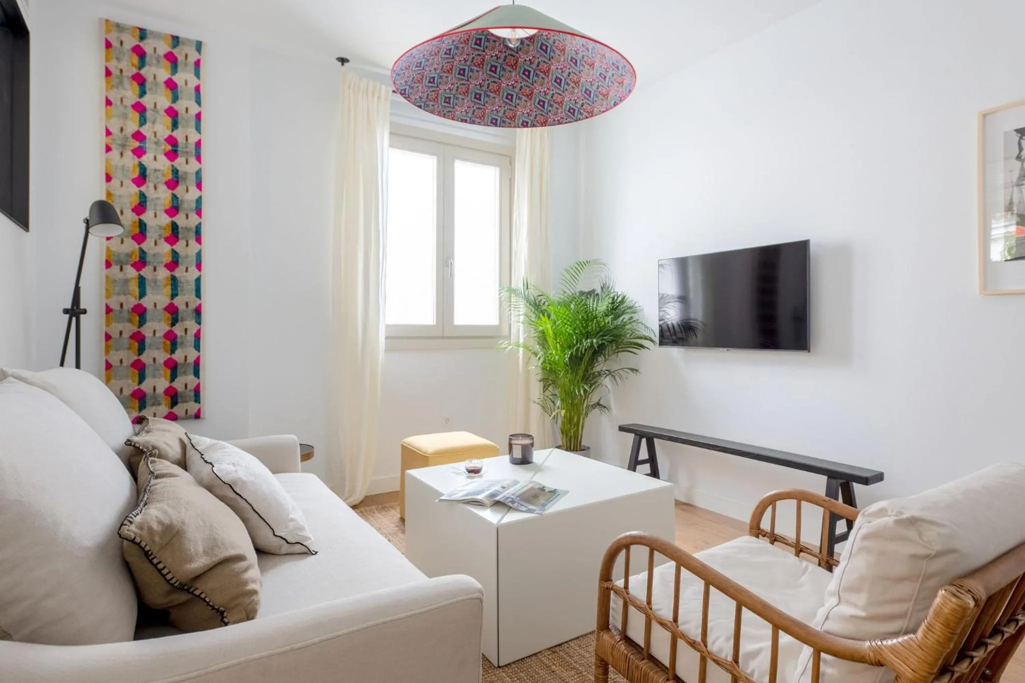 Communal lounge/ TV room in Tetuán 15 Boutique Apartments by Hommyhome