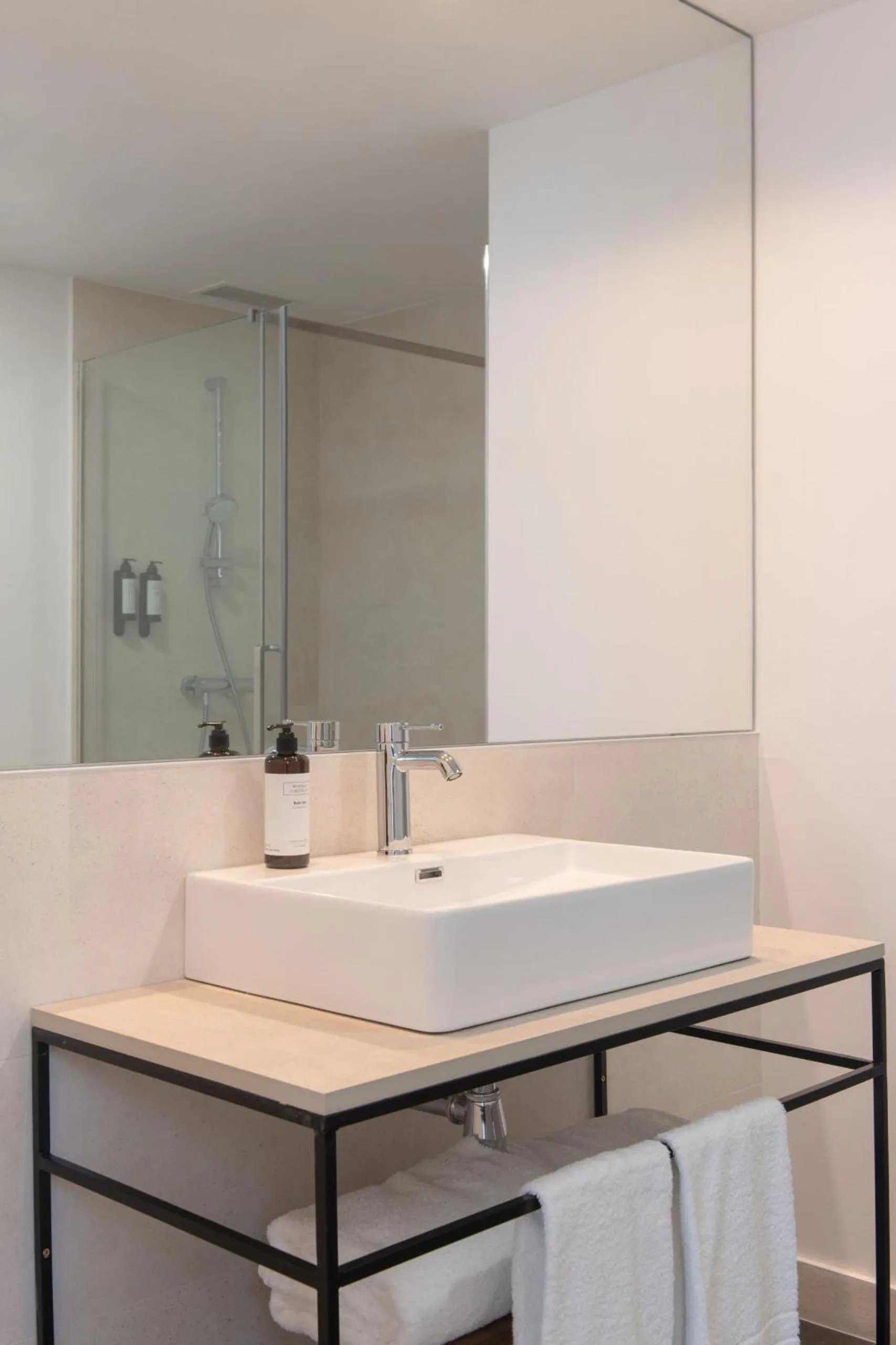 Bathroom in Tetuán 15 Boutique Apartments by Hommyhome