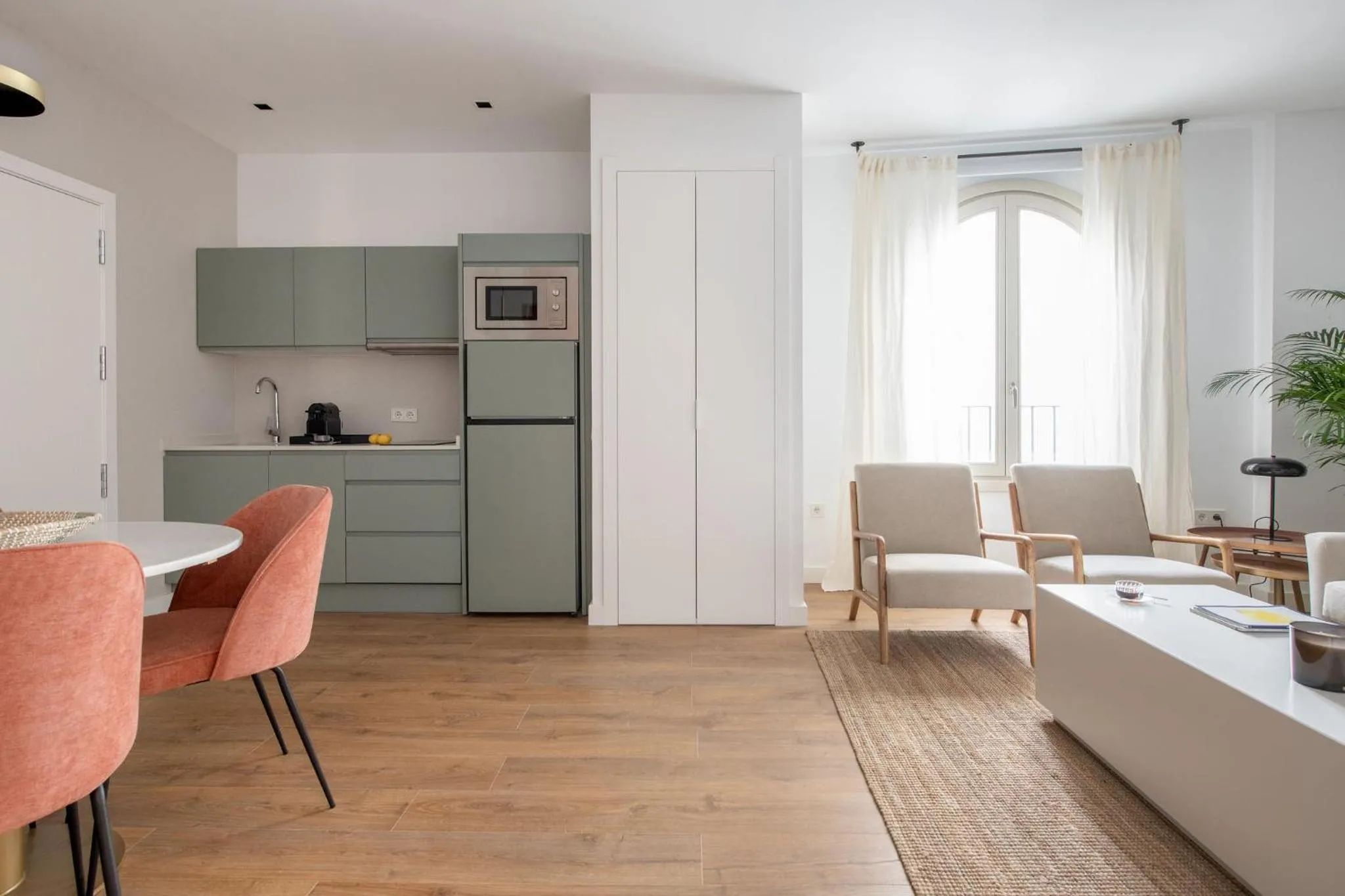 Communal lounge/ TV room in Tetuán 15 Boutique Apartments by Hommyhome