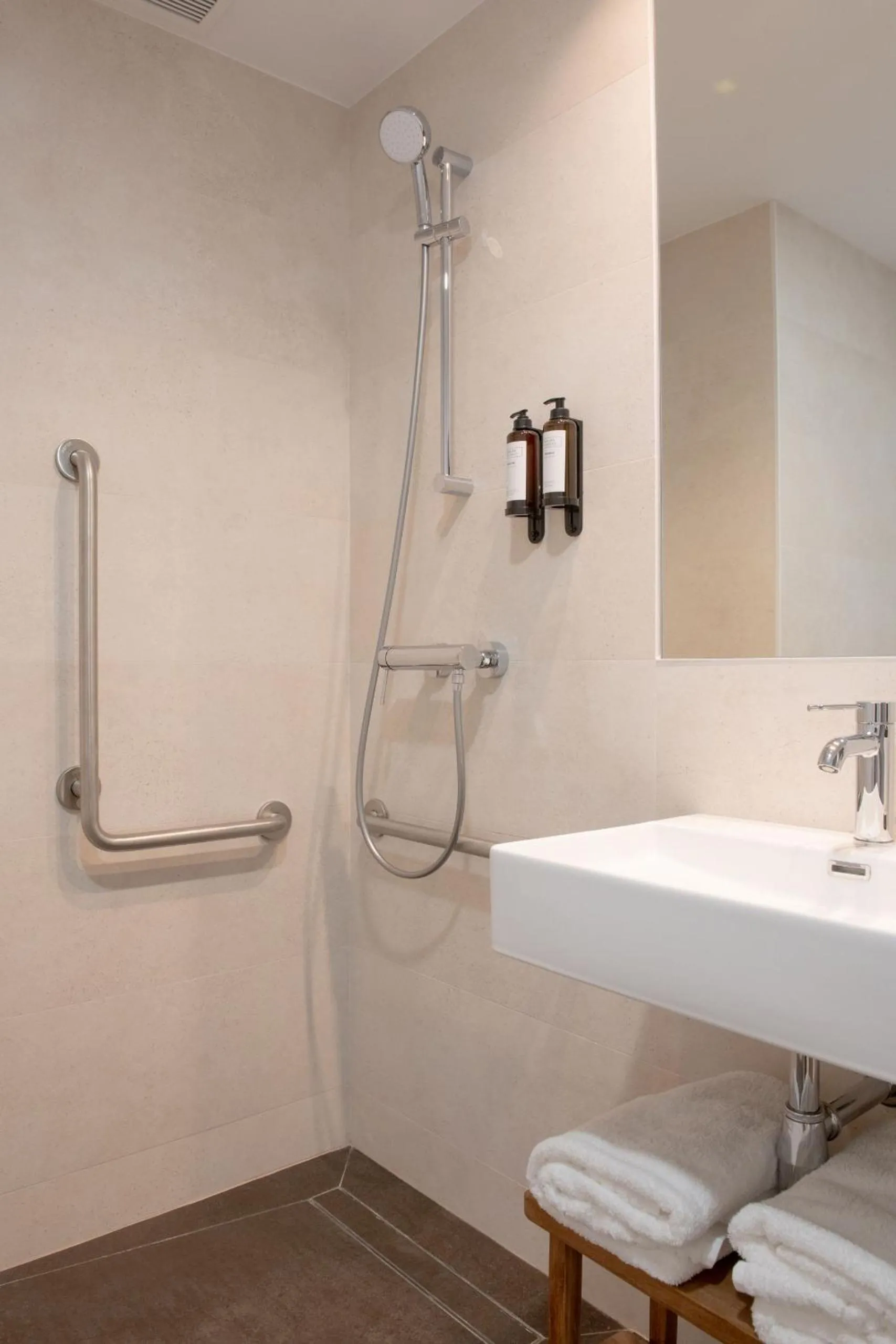 Bathroom in Tetuán 15 Boutique Apartments by Hommyhome