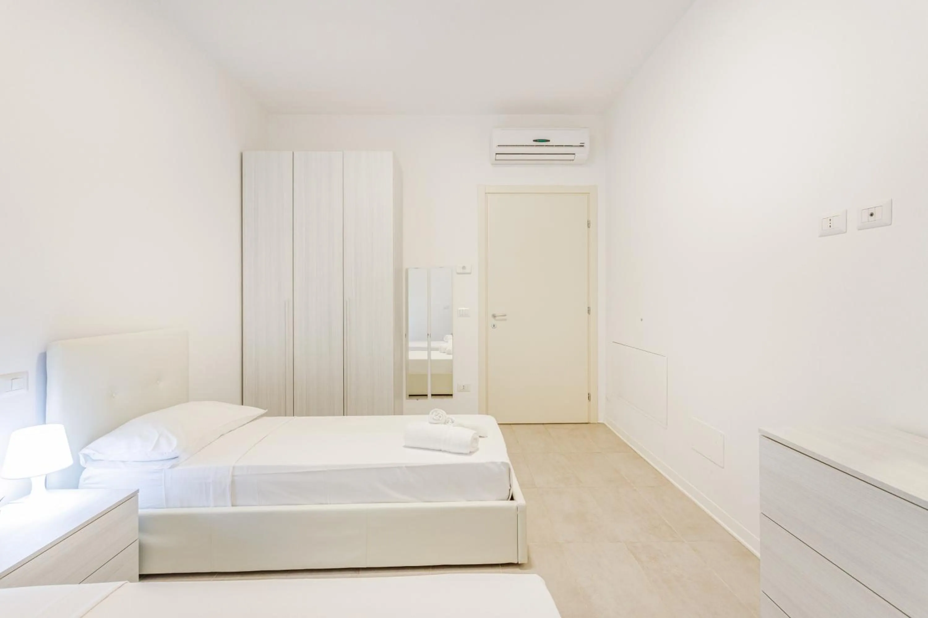 Bed in Nour Apartments - Castramajora Alloggi