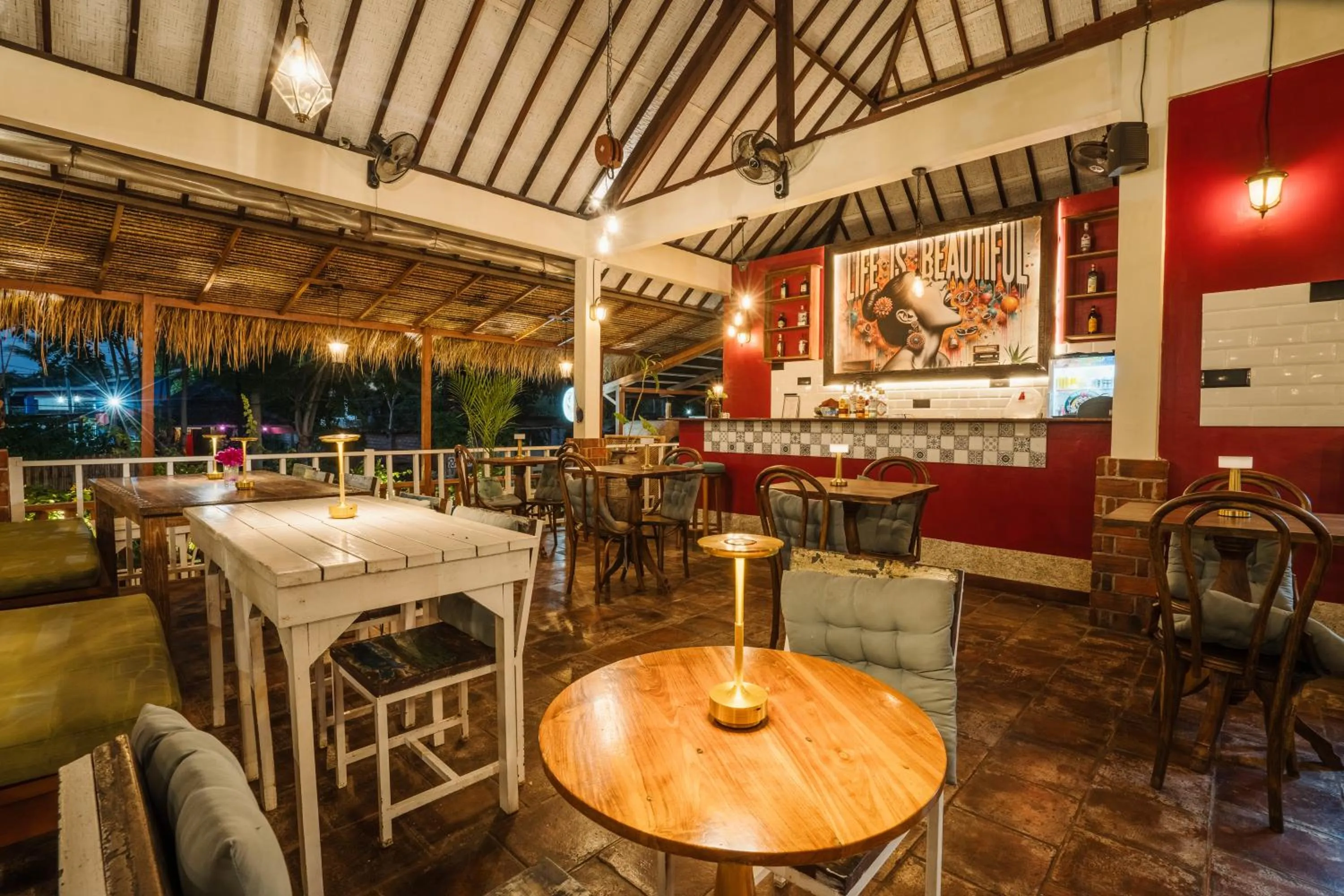 Restaurant/places to eat in Kubuwatu Boutique Accommodation