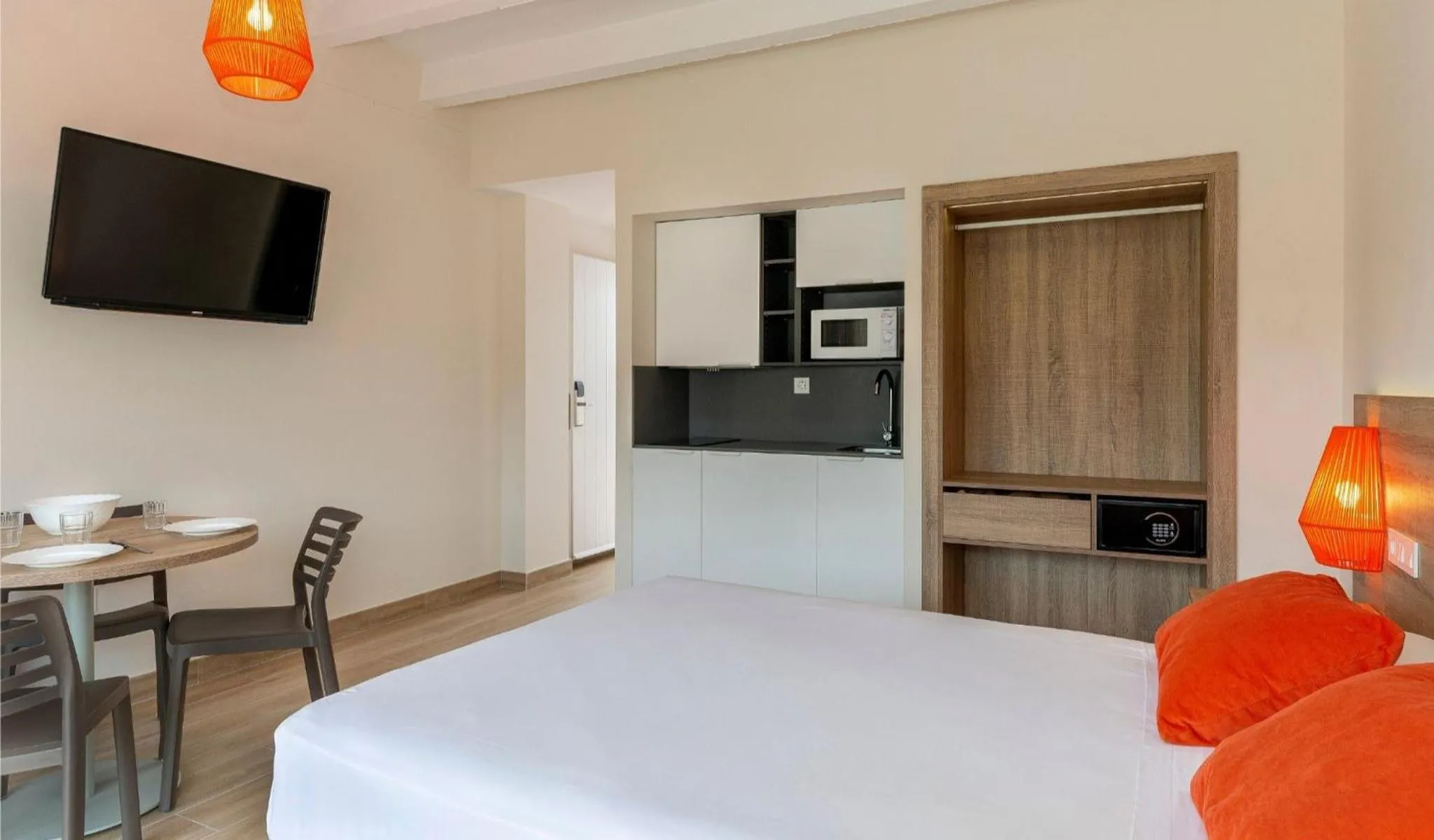 Bed in Medplaya Aparthotel Sant Eloi