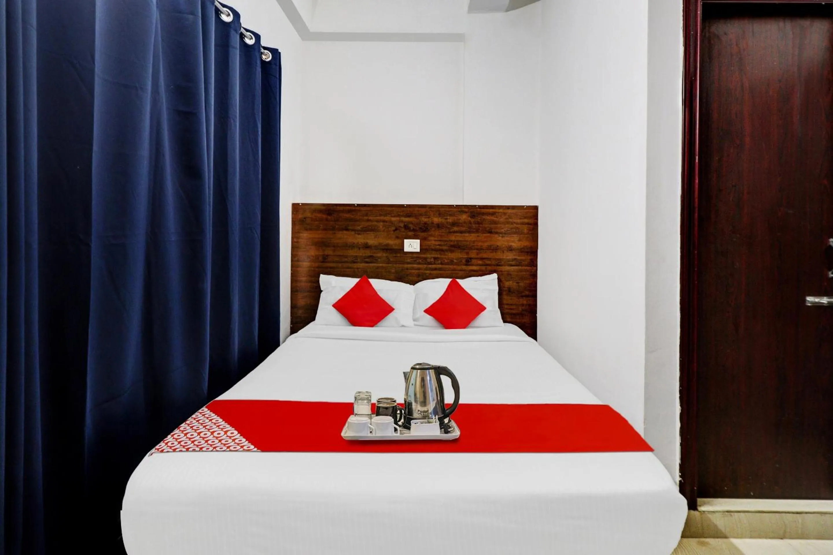 Bedroom, Bed in Hotel O Pride Inn