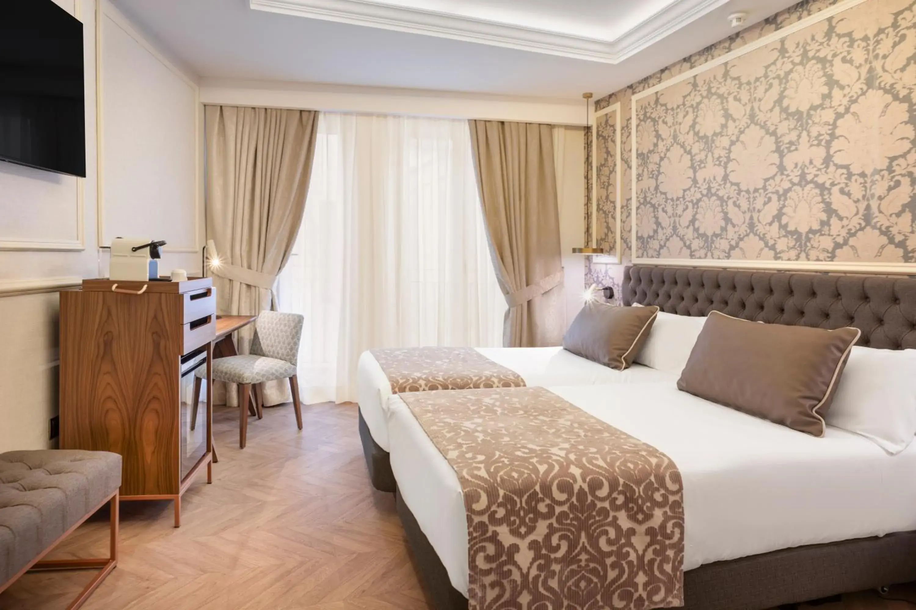 Double or Twin Room in Catalonia Las Cortes Double or Twin Room in Catalonia Las Cortes