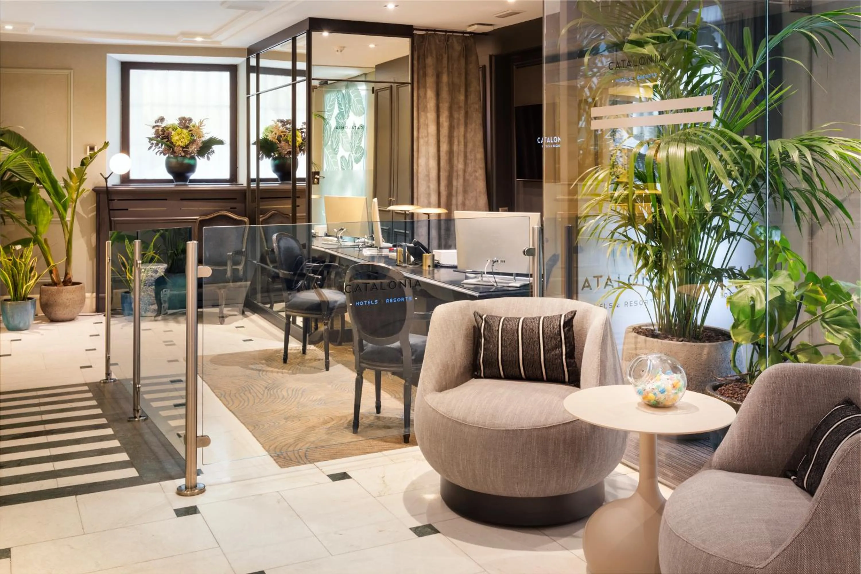 Lobby or reception in Catalonia Las Cortes