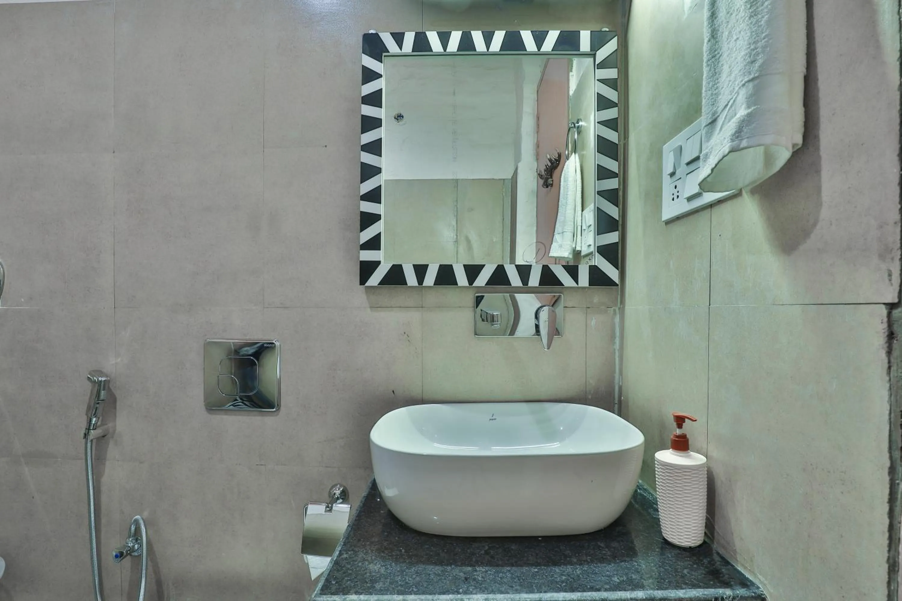 Bathroom in Seclude Pangot, Perch