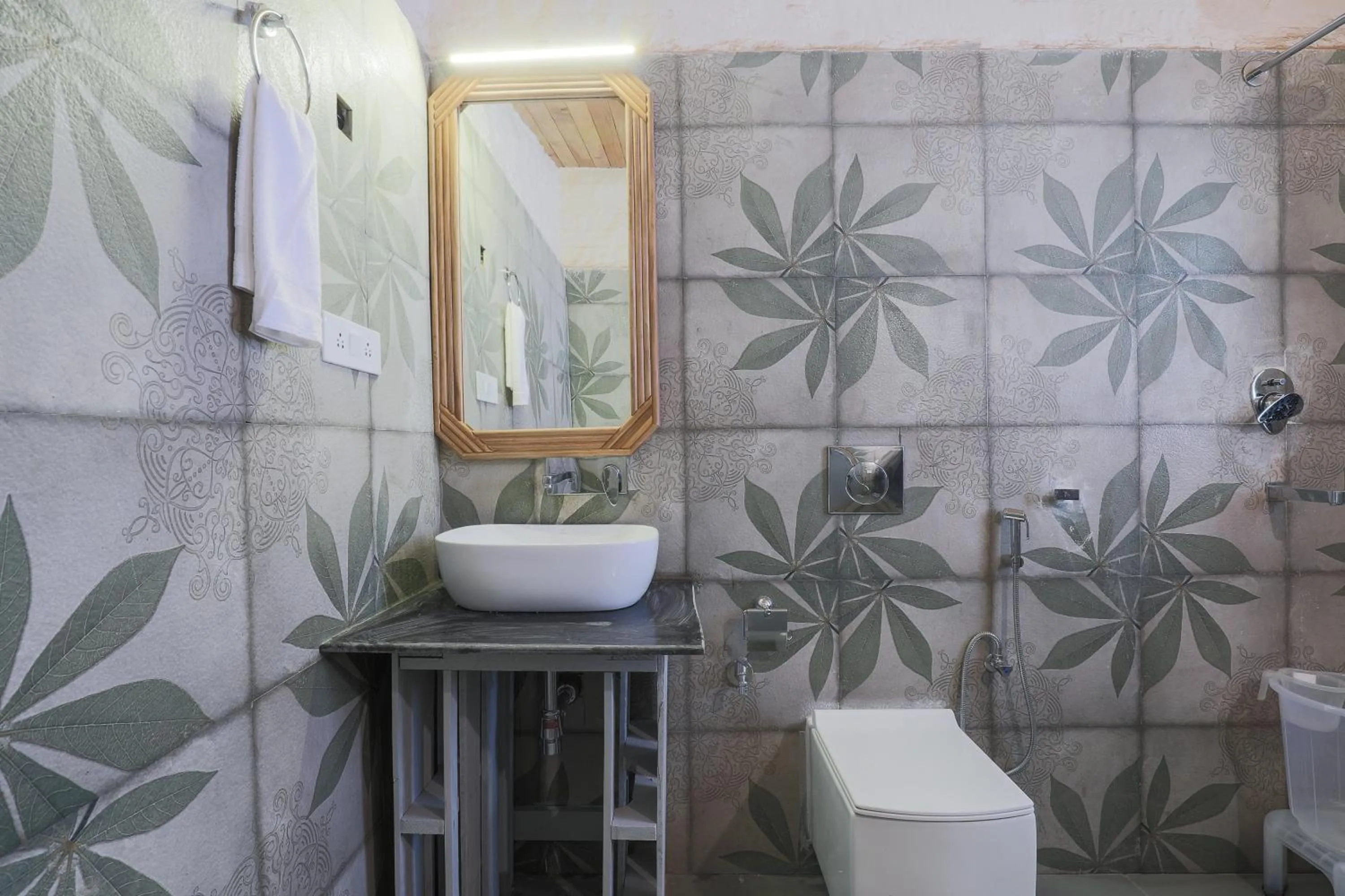 Bathroom in Seclude Pangot, Perch