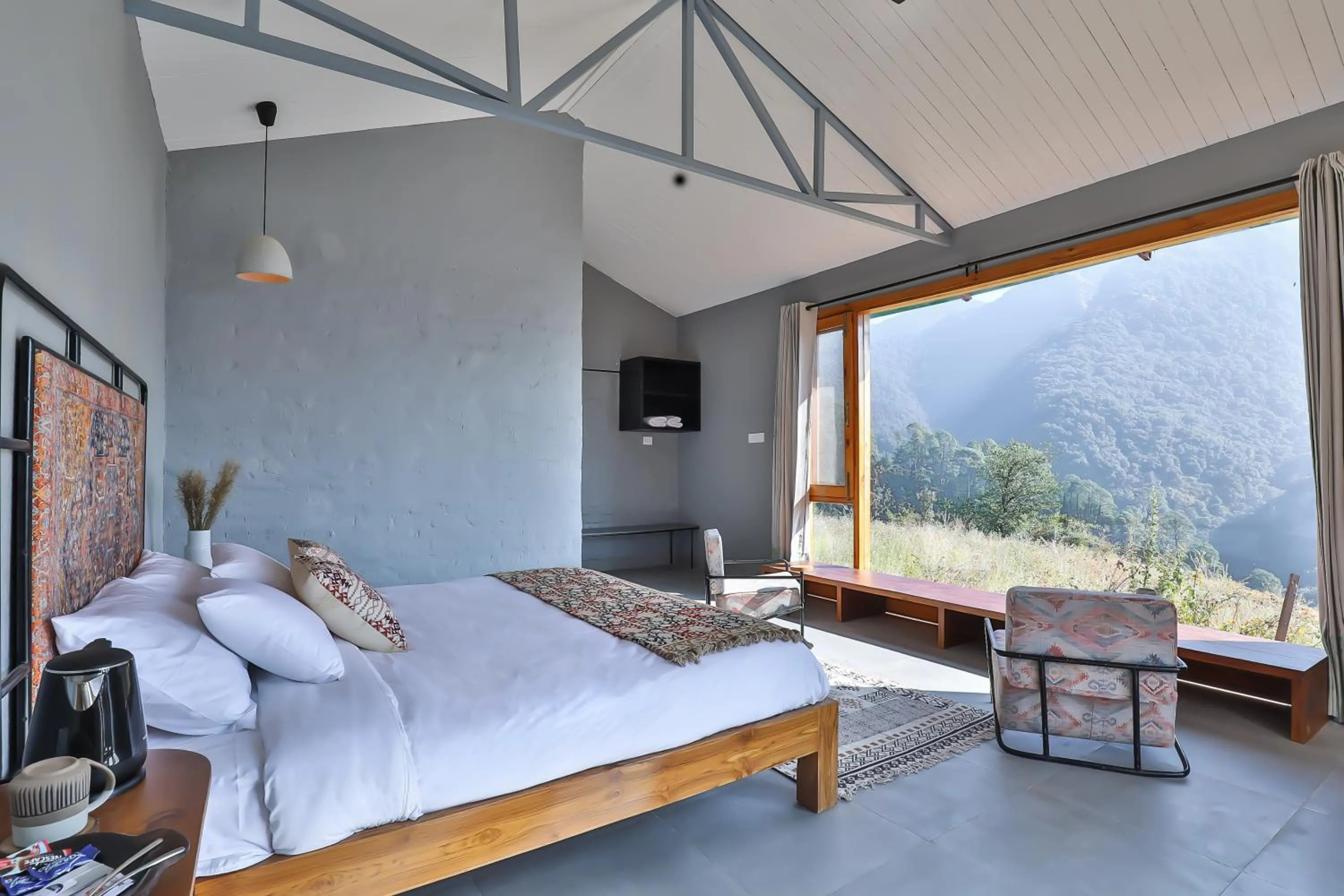 Photo of the whole room, Bed in Seclude Pangot, Perch