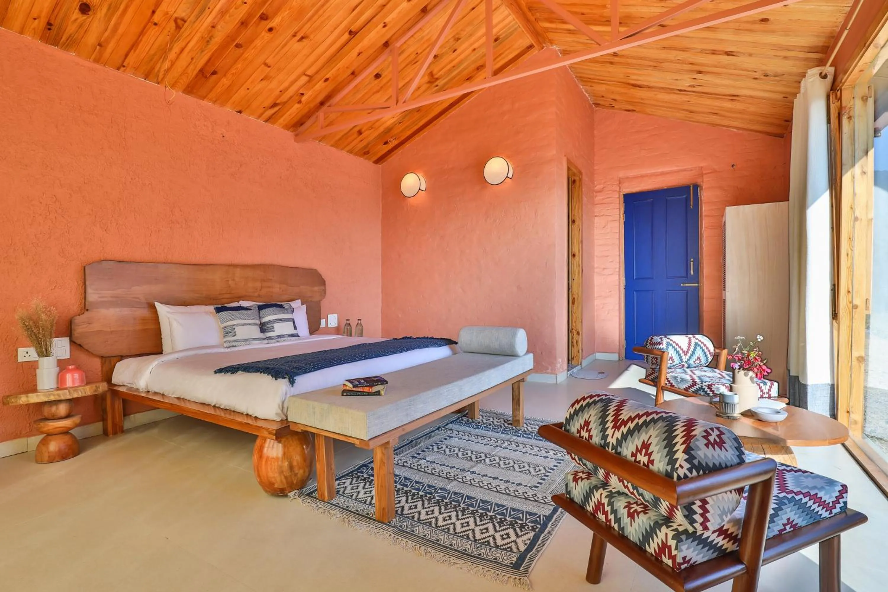 Photo of the whole room, Bed in Seclude Pangot, Perch
