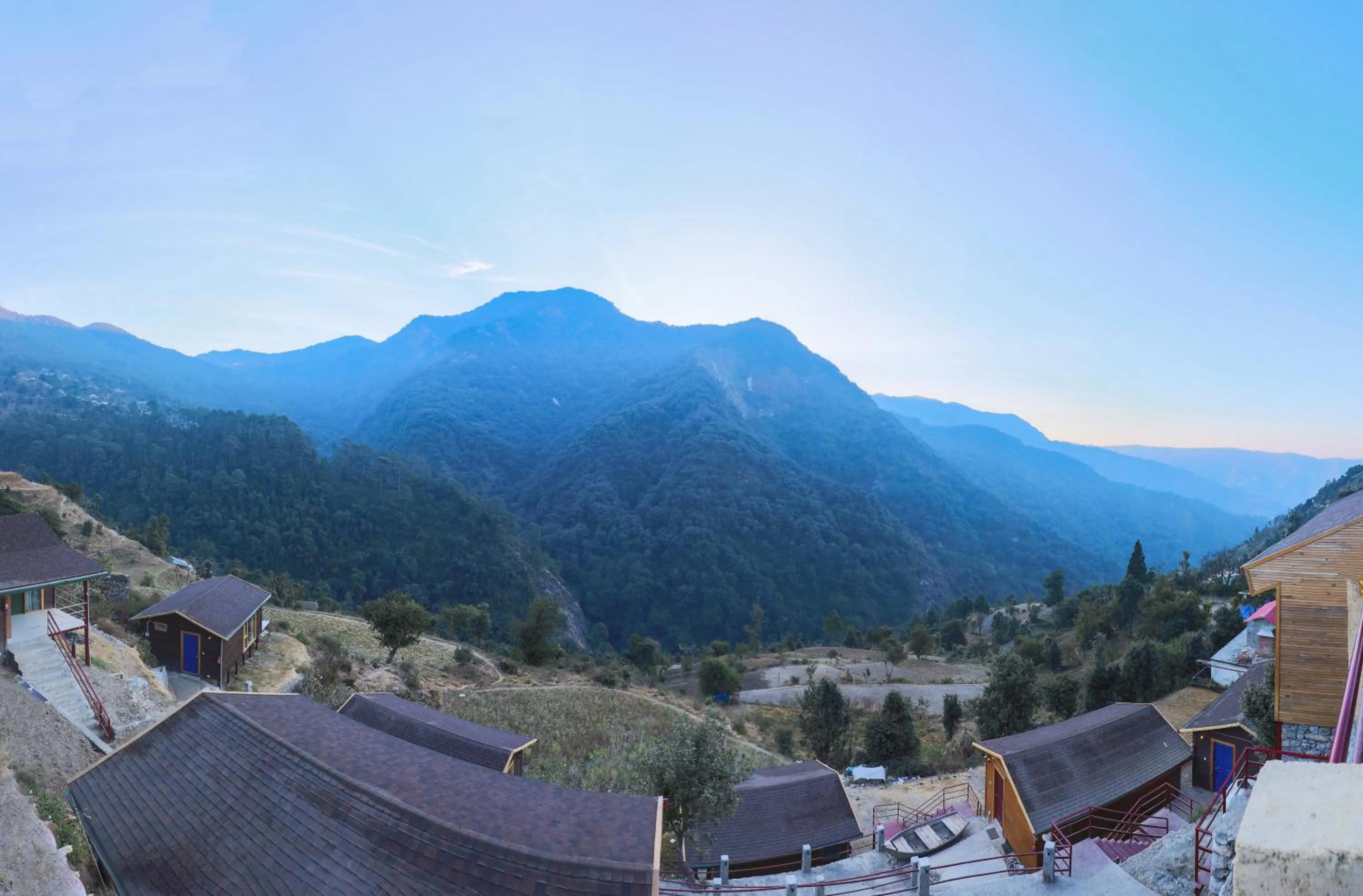 Day in Seclude Pangot, Perch