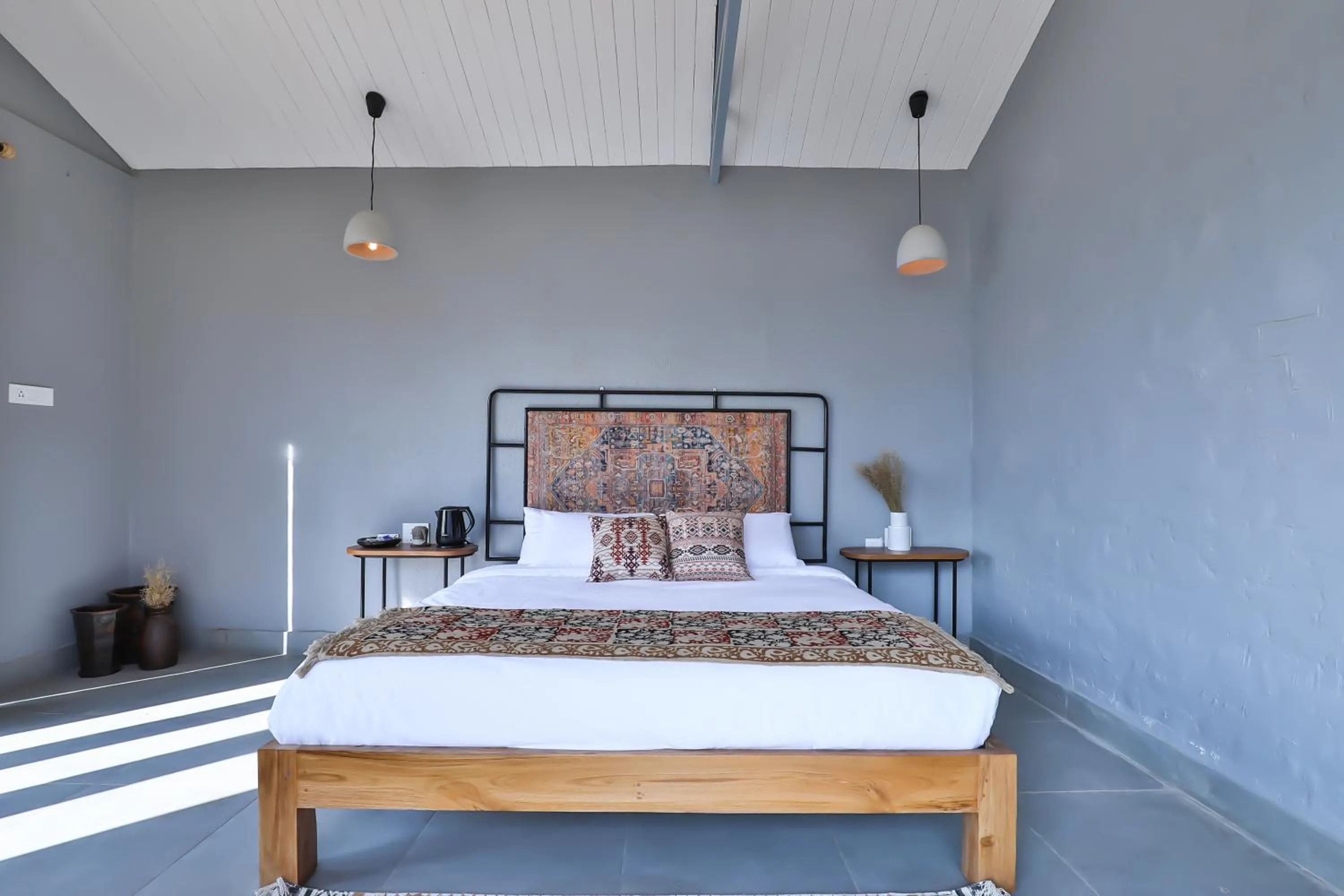 Photo of the whole room, Bed in Seclude Pangot, Perch