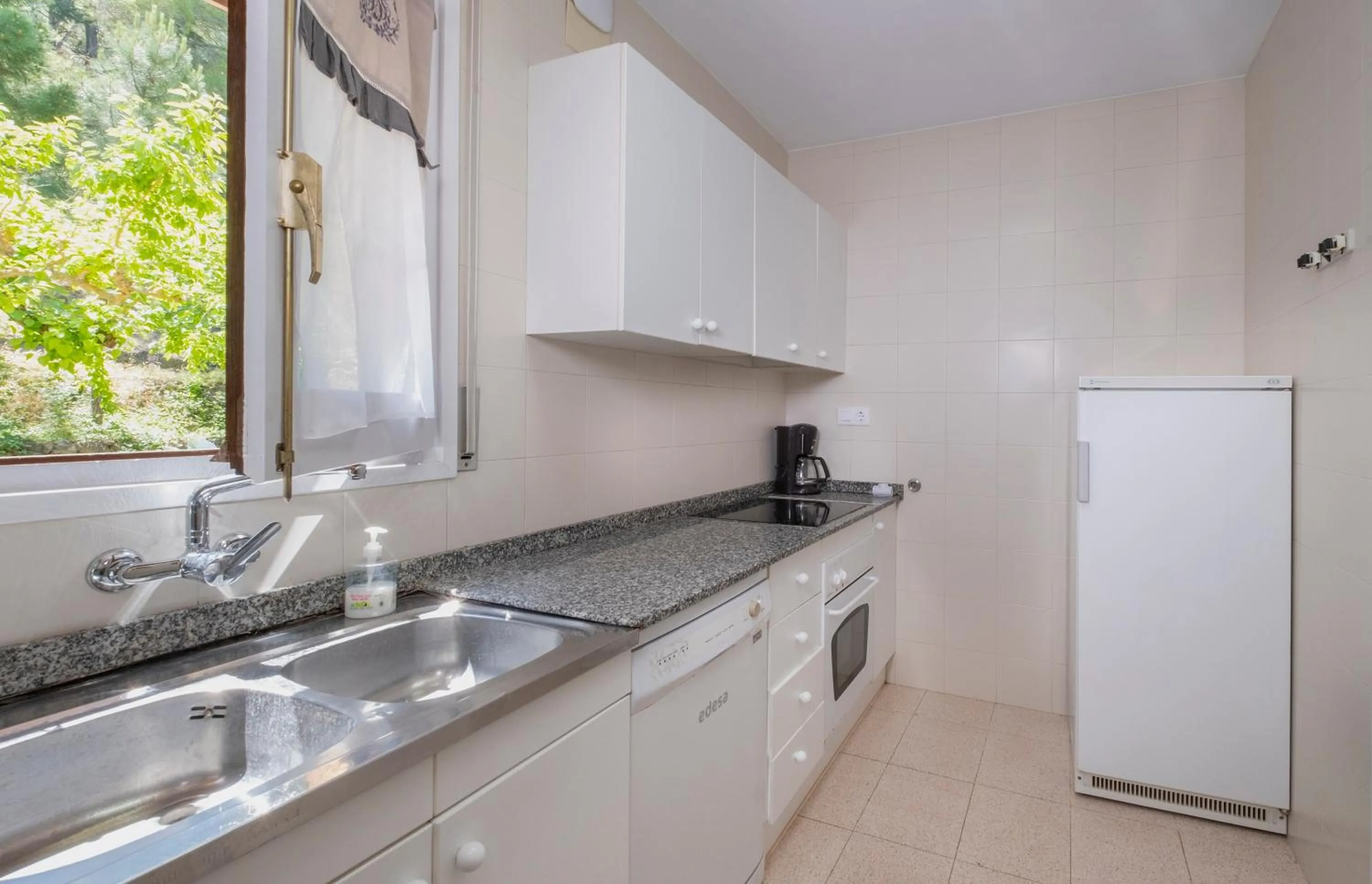 Kitchen or kitchenette in Hotel Rural y Apartamentos Villa Engracia