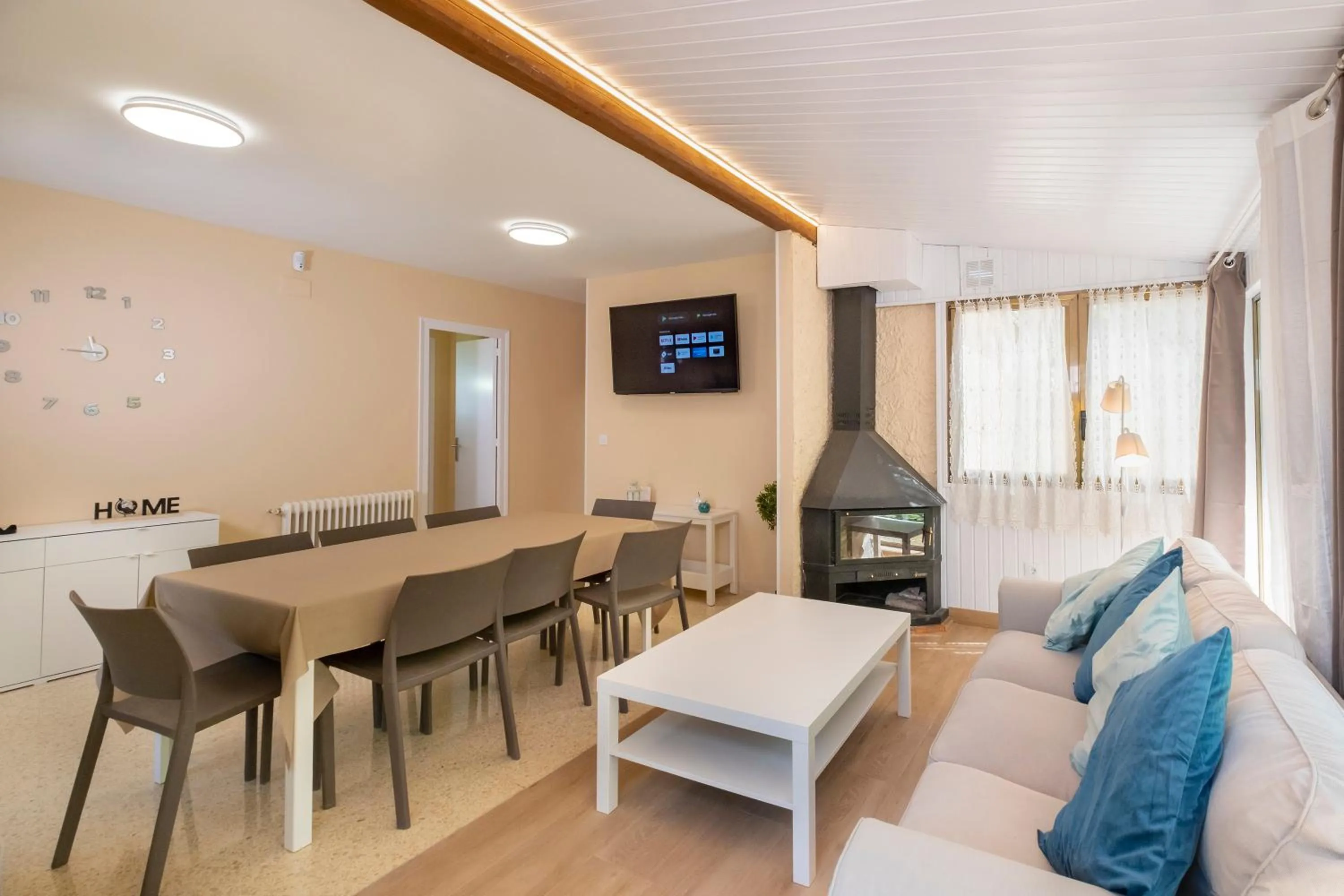 TV and multimedia in Hotel Rural y Apartamentos Villa Engracia