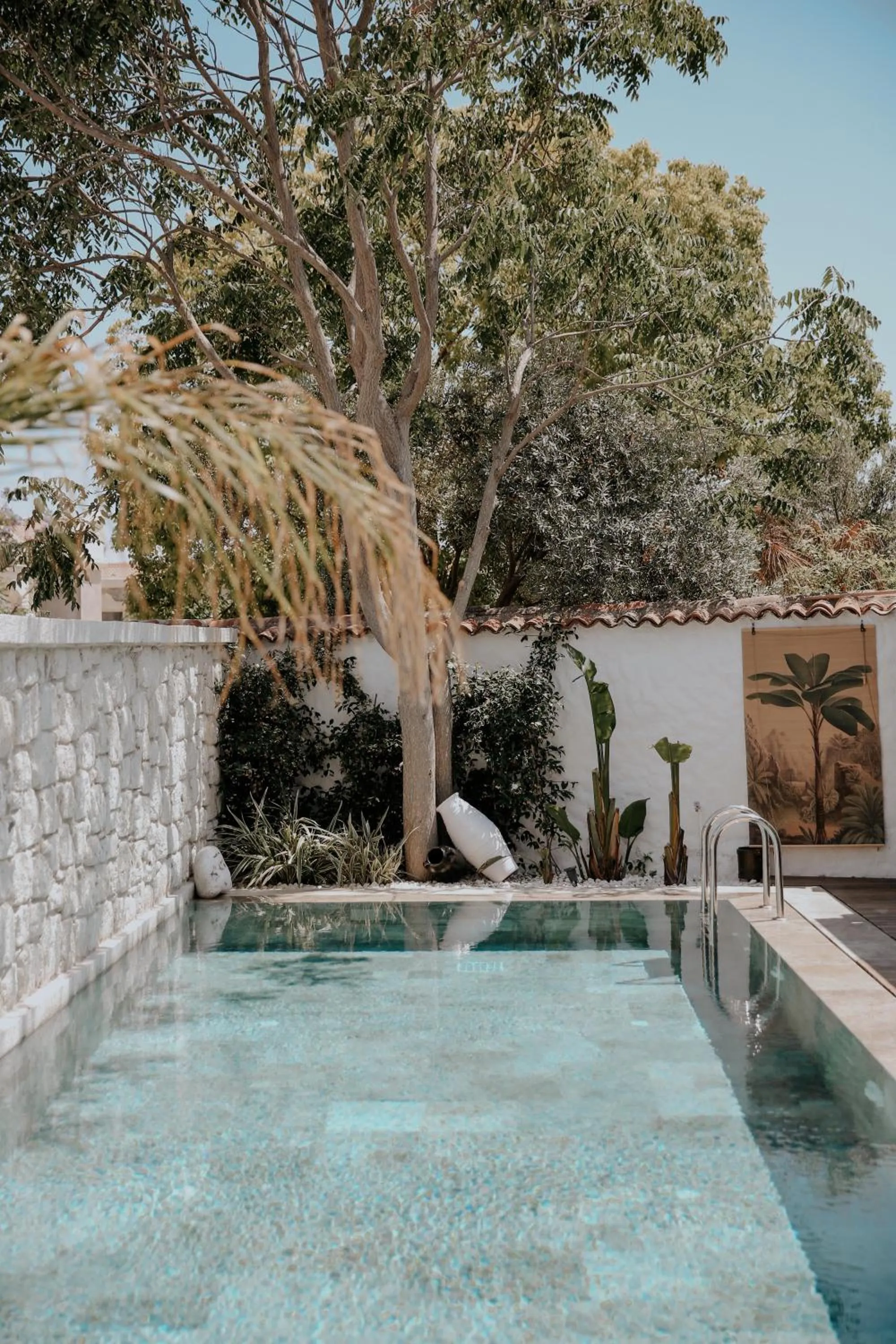 Swimming pool in paye alaçatı butik otel