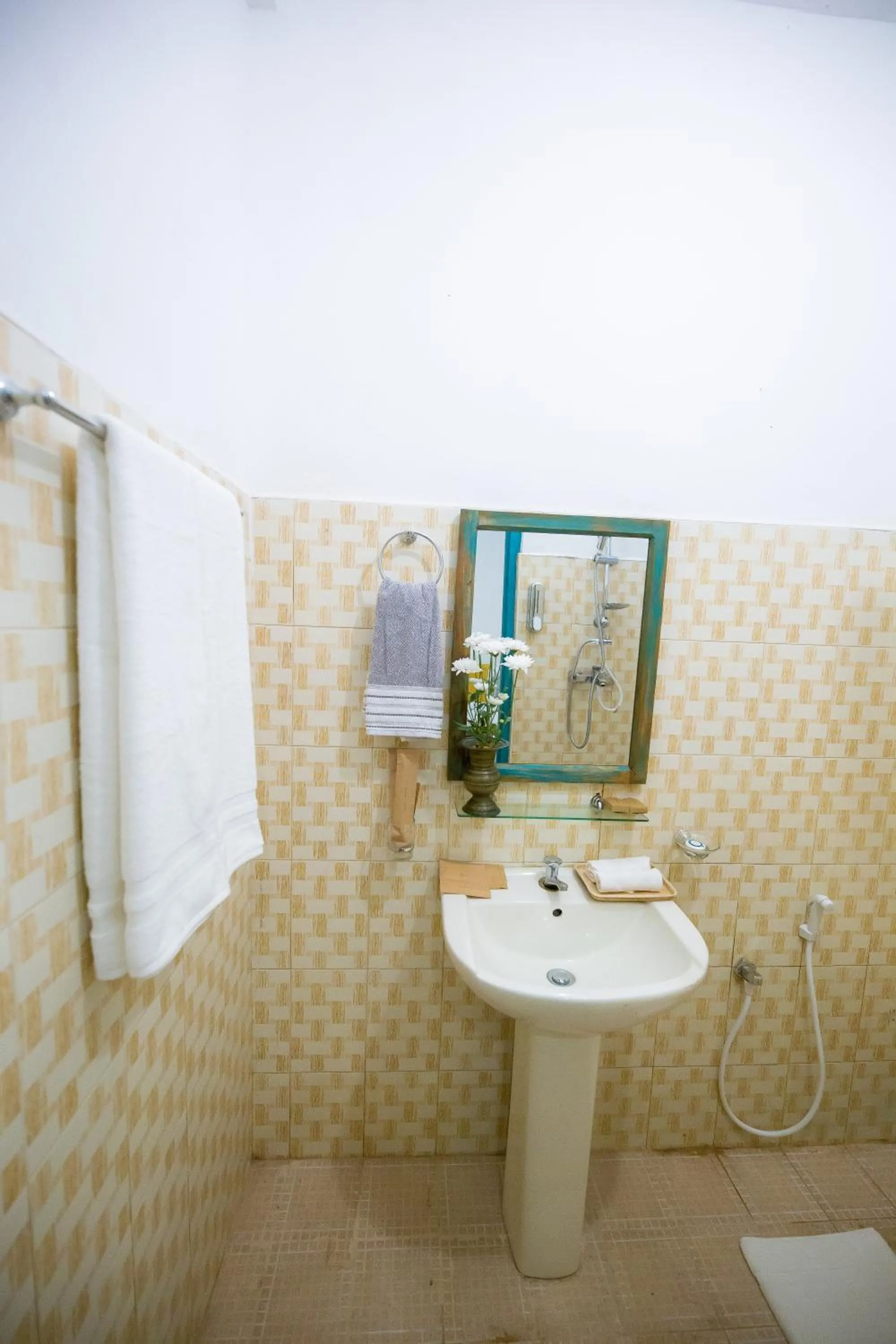 Bathroom in Moi Galle Fort by DBI
